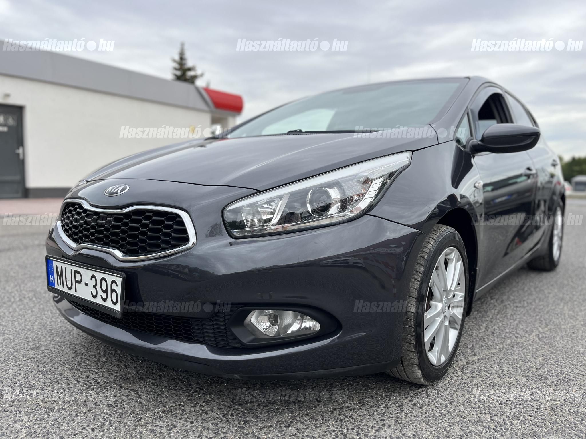 KIA CEE'D 2014/8 - 1