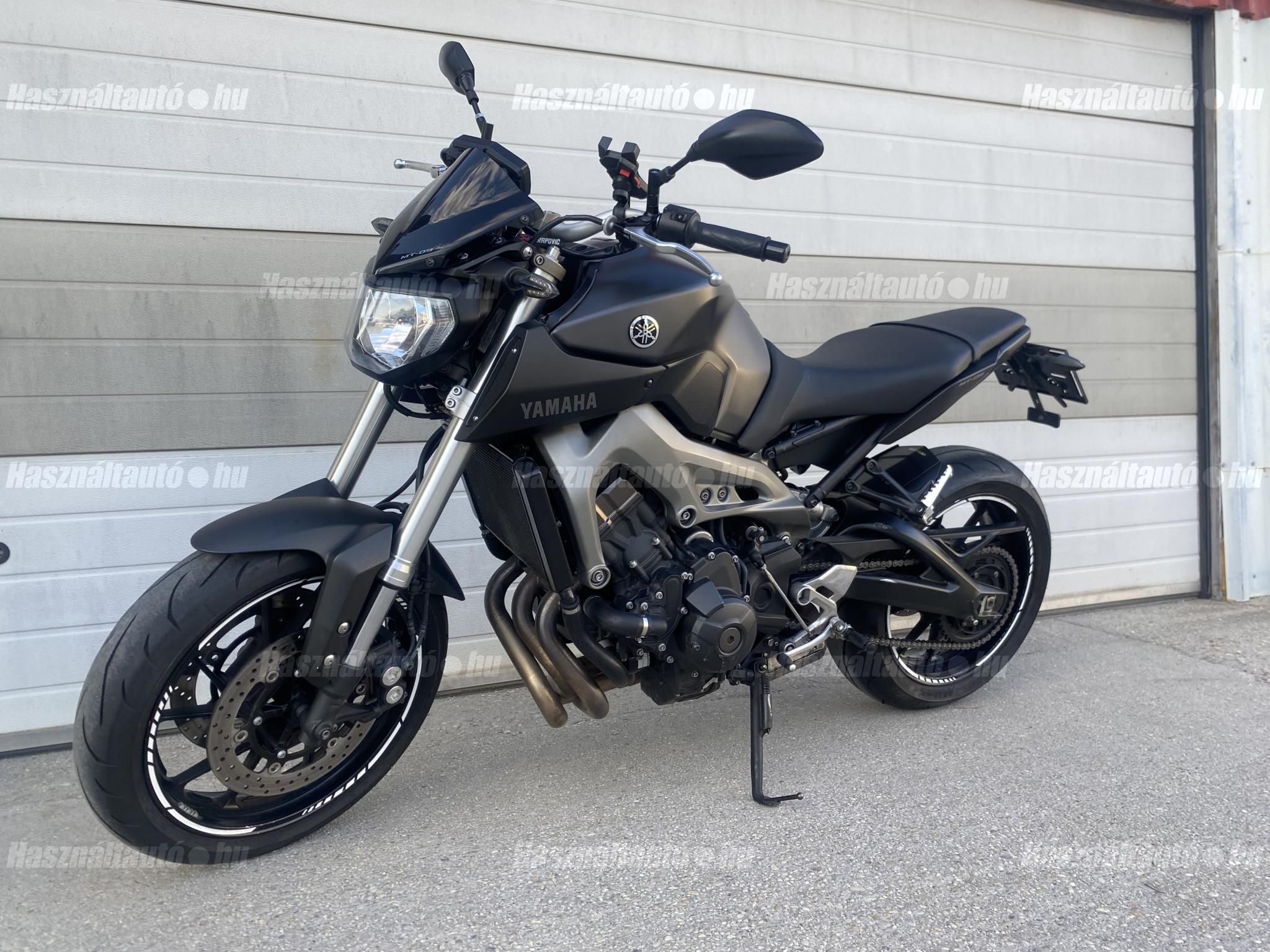 YAMAHA MT-09 2015/6 - 1