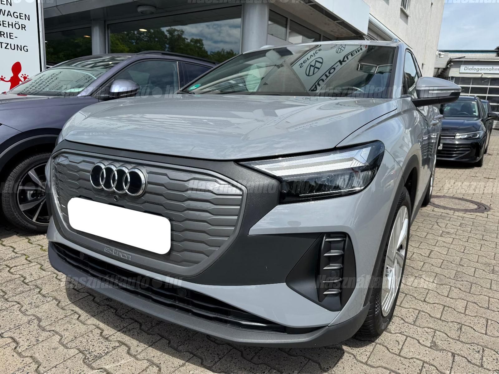 AUDI Q4 2022/5 - 1