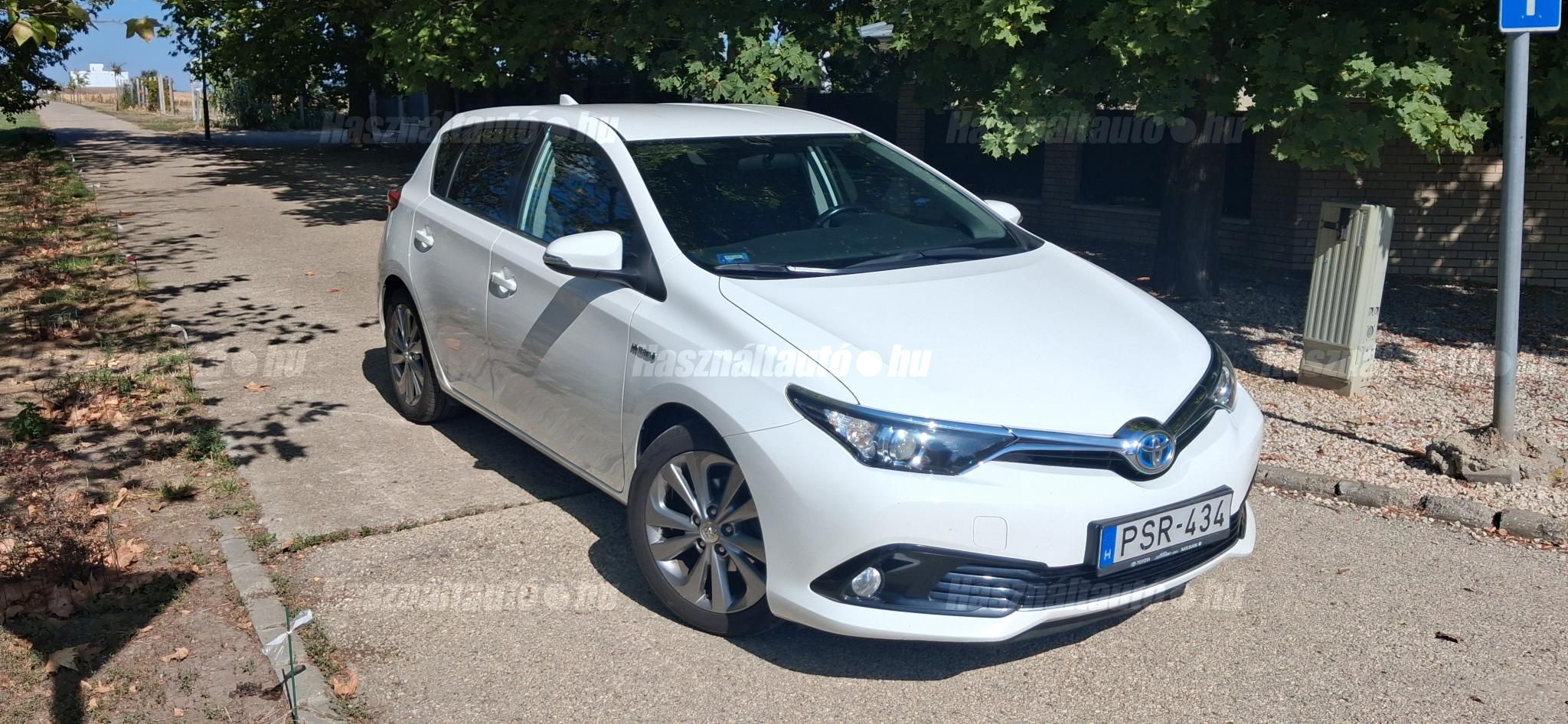 TOYOTA AURIS 2015/10 - 1