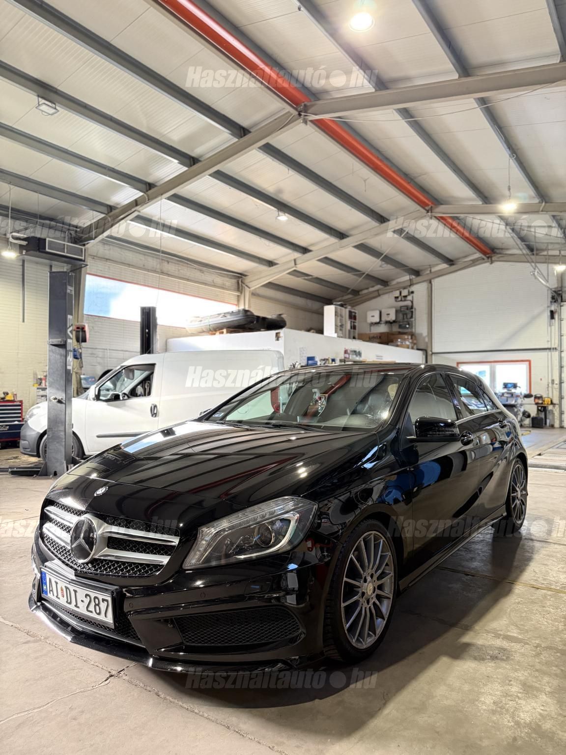 MERCEDES-BENZ A 200 2012/11 - 1