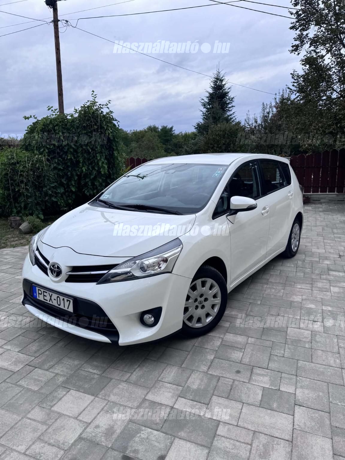 TOYOTA VERSO 1999/3 - 1