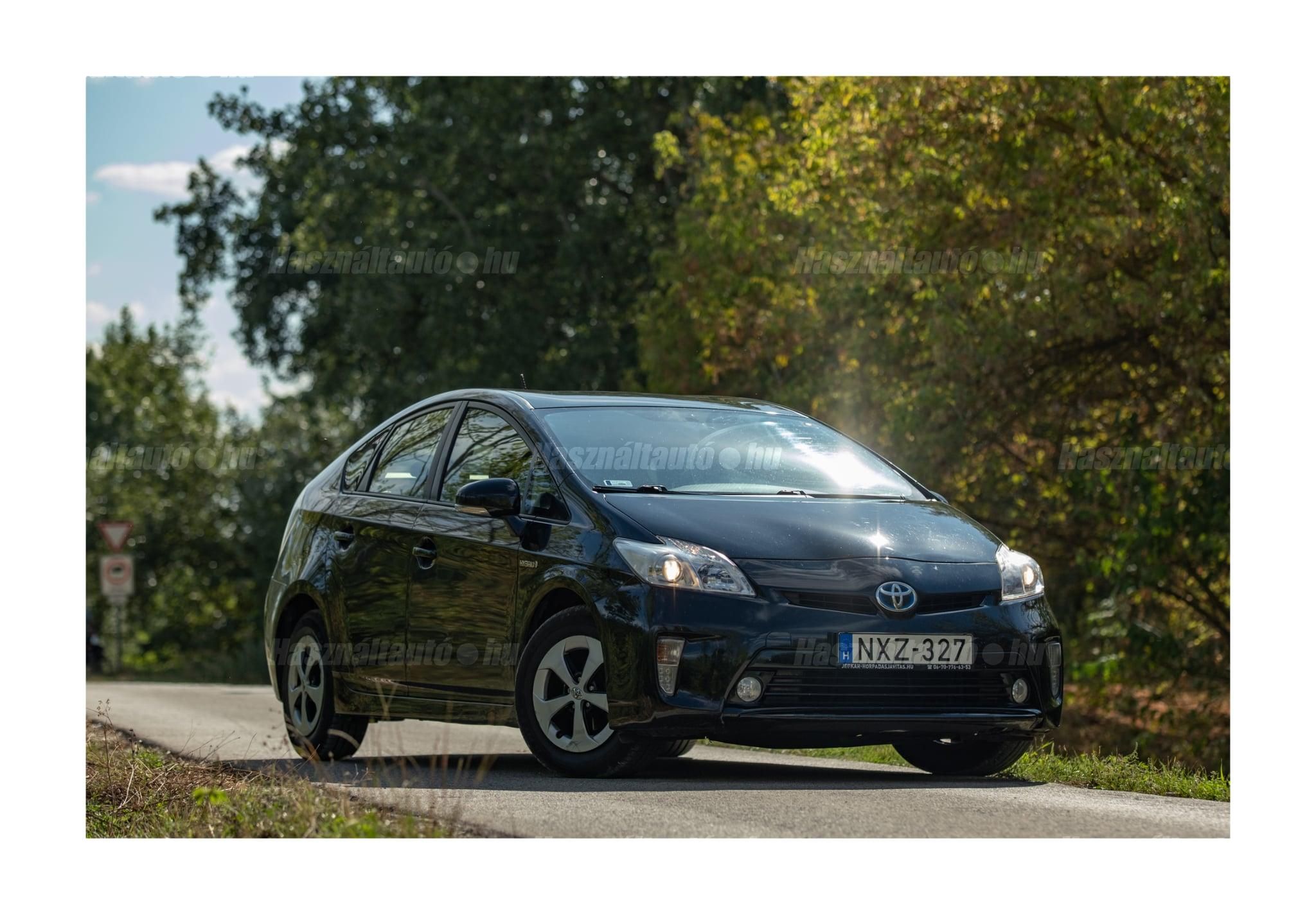 TOYOTA PRIUS 2012/4 - 1