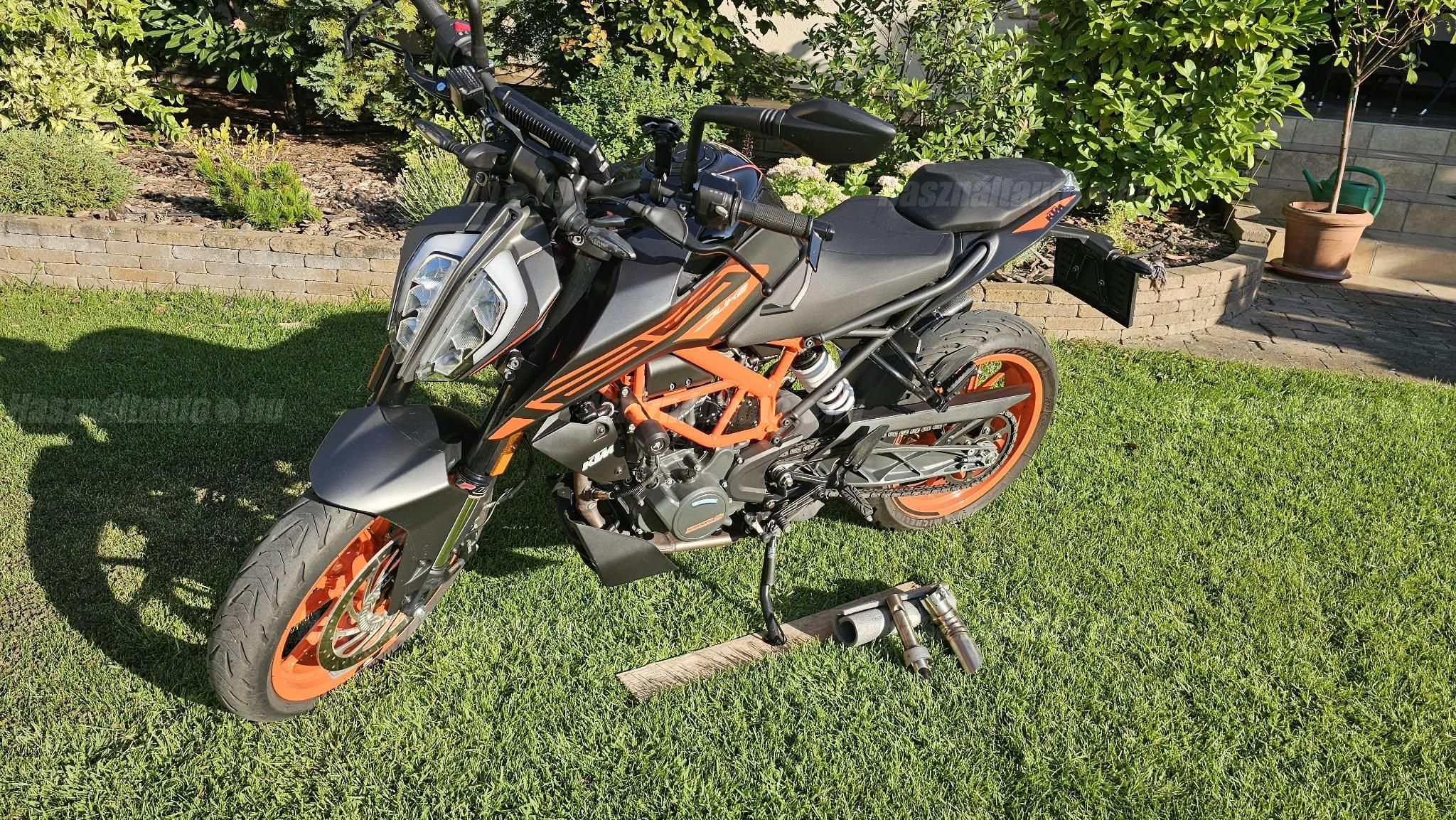 KTM 125 DUKE 2022 - 1