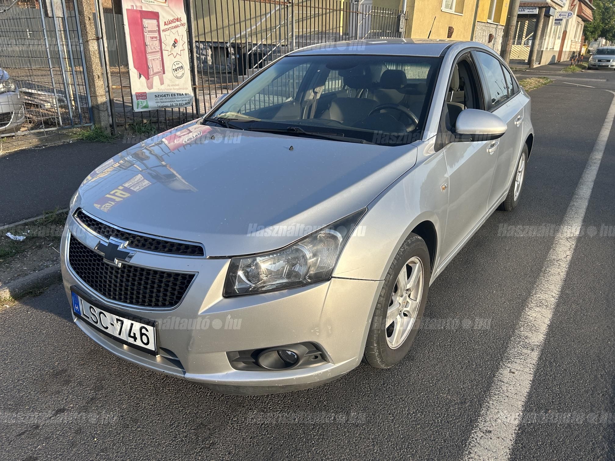 CHEVROLET CRUZE 2010/6 - 1