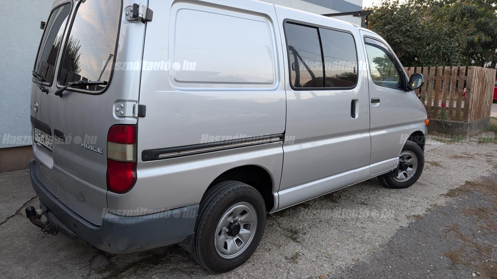 TOYOTA HIACE 2000/7 - 1