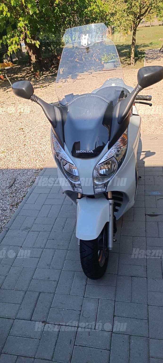 HONDA FES 125 2011/8 - 1