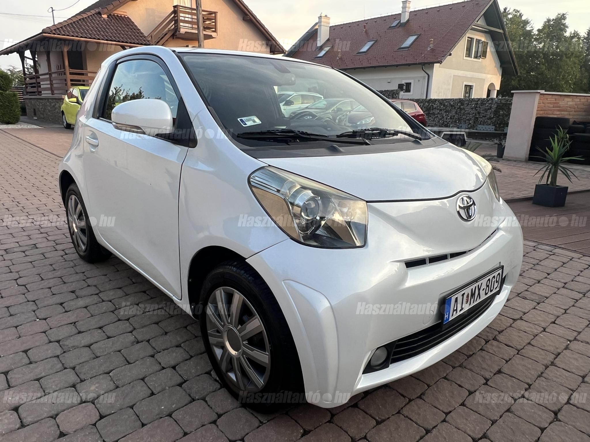 TOYOTA IQ 2010/6 - 1