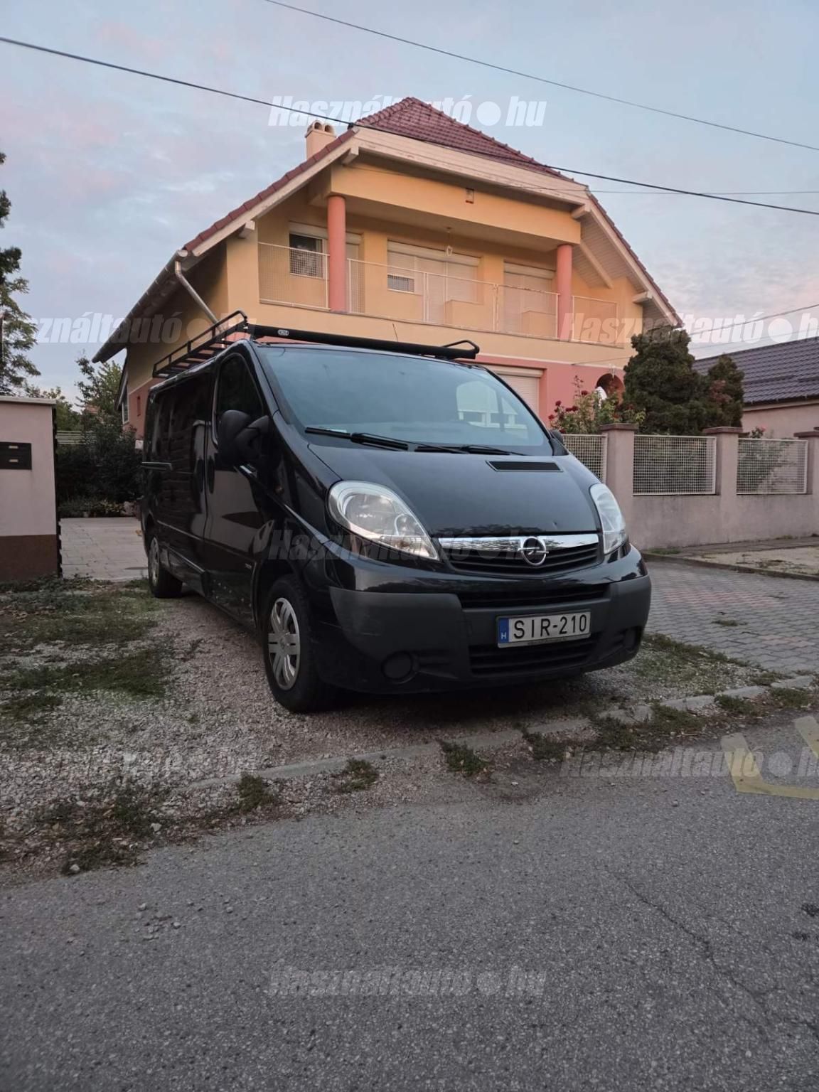 OPEL VIVARO 2009/8 - 1