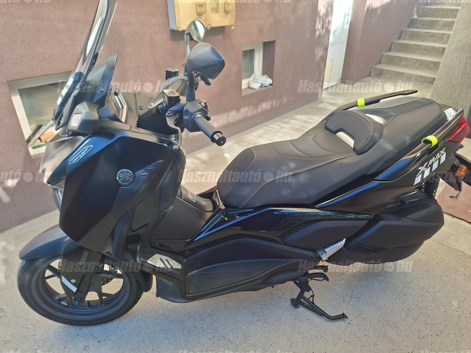 YAMAHA X-MAX 300 TECH MAX 2023 - 1