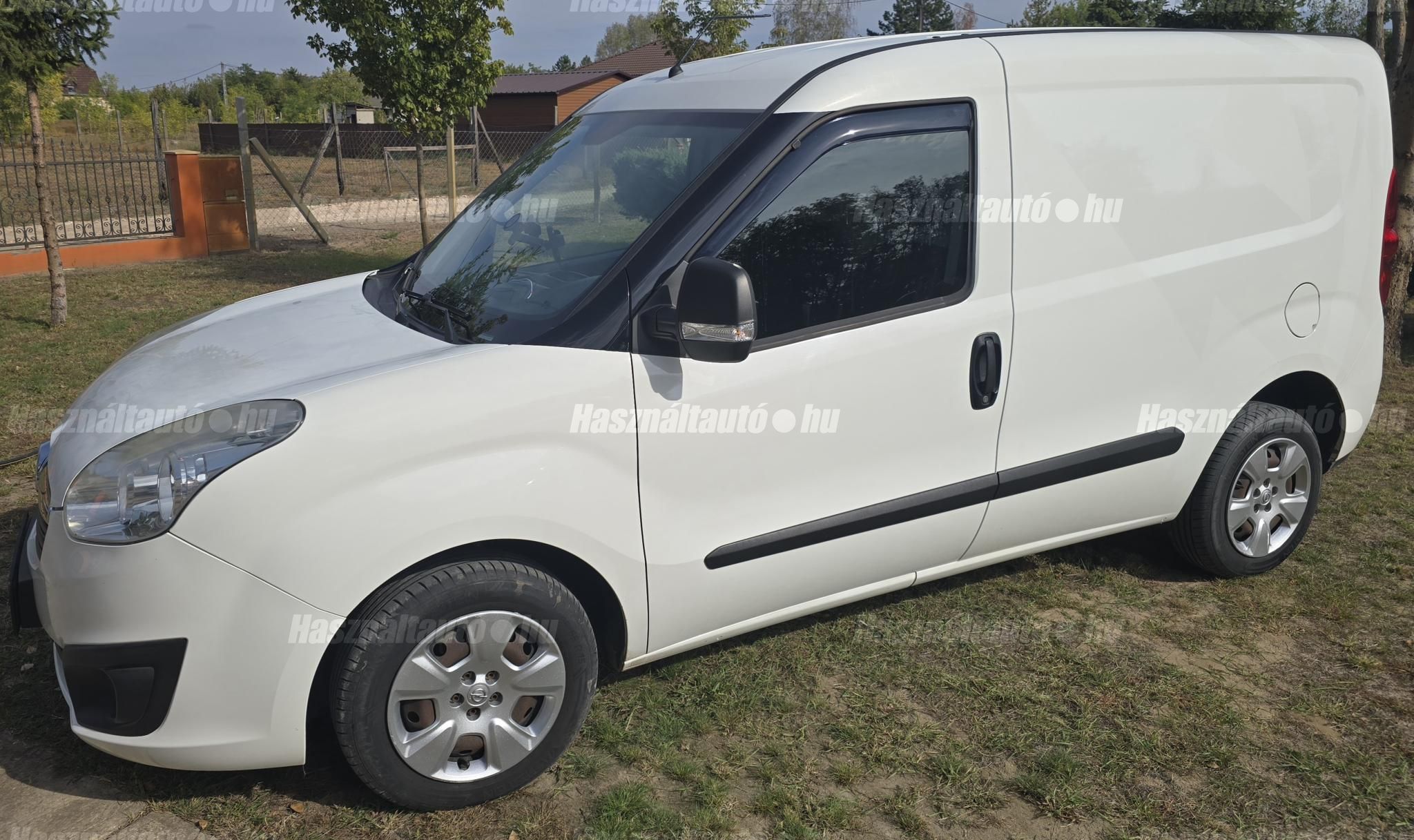 OPEL COMBO 2017 - 1