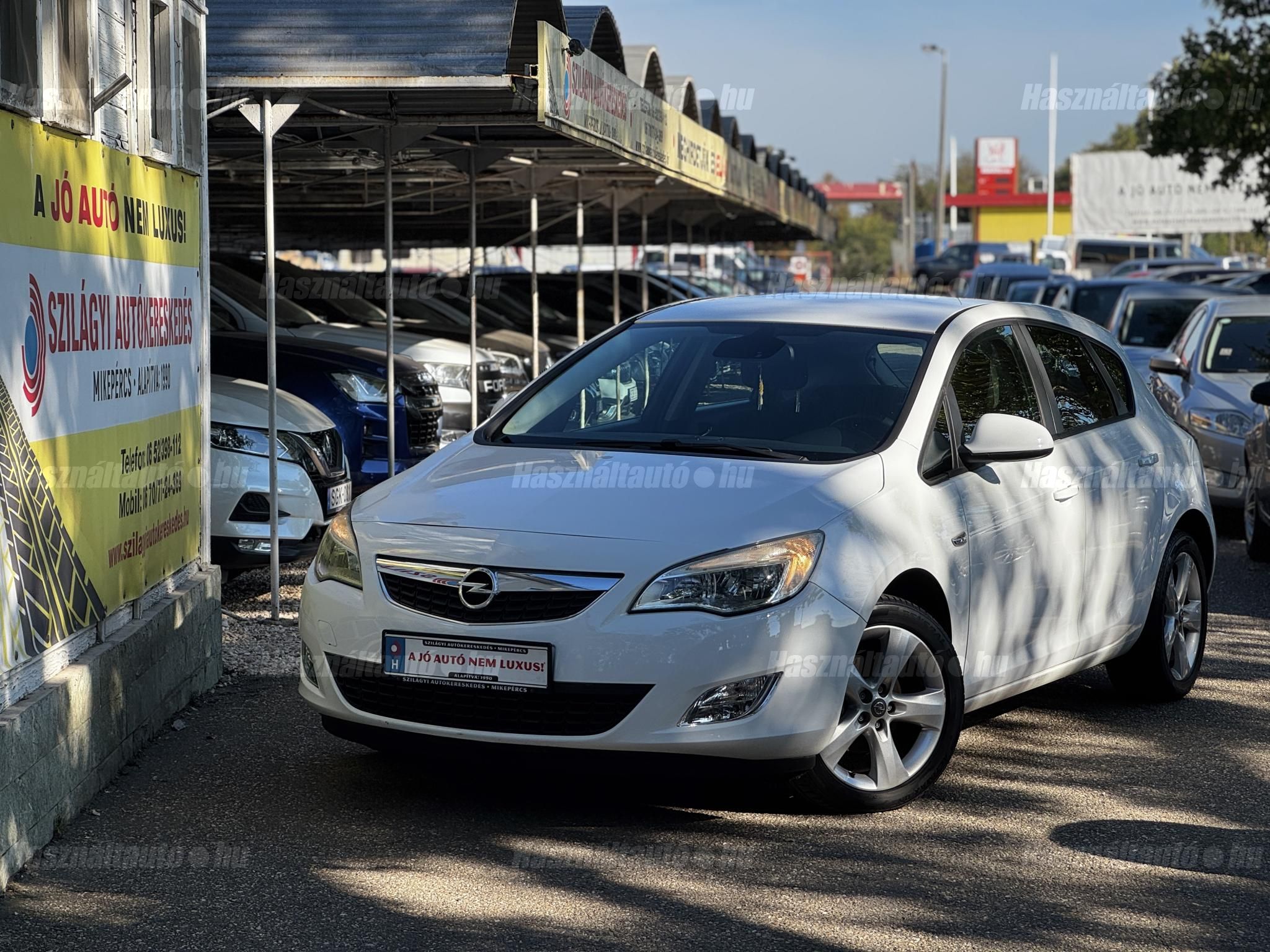 OPEL ASTRA J 2010/2 - 1