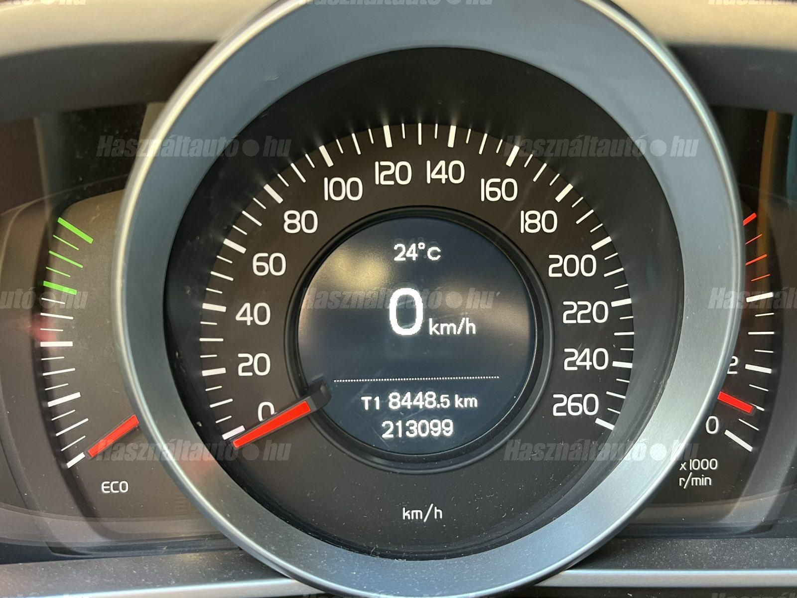 VOLVO V40 2012 - 1
