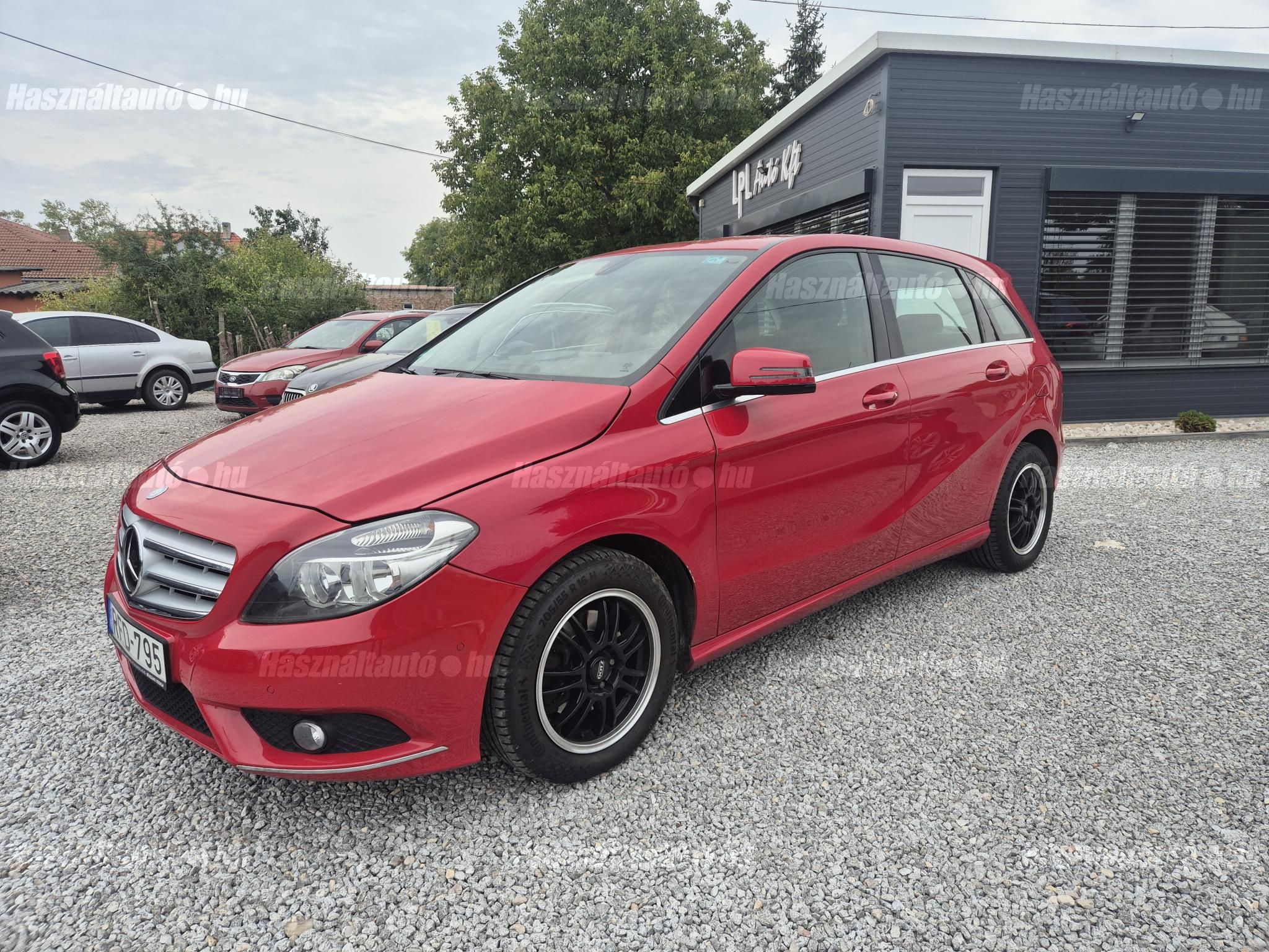 MERCEDES-BENZ B 200 2013/2 - 1