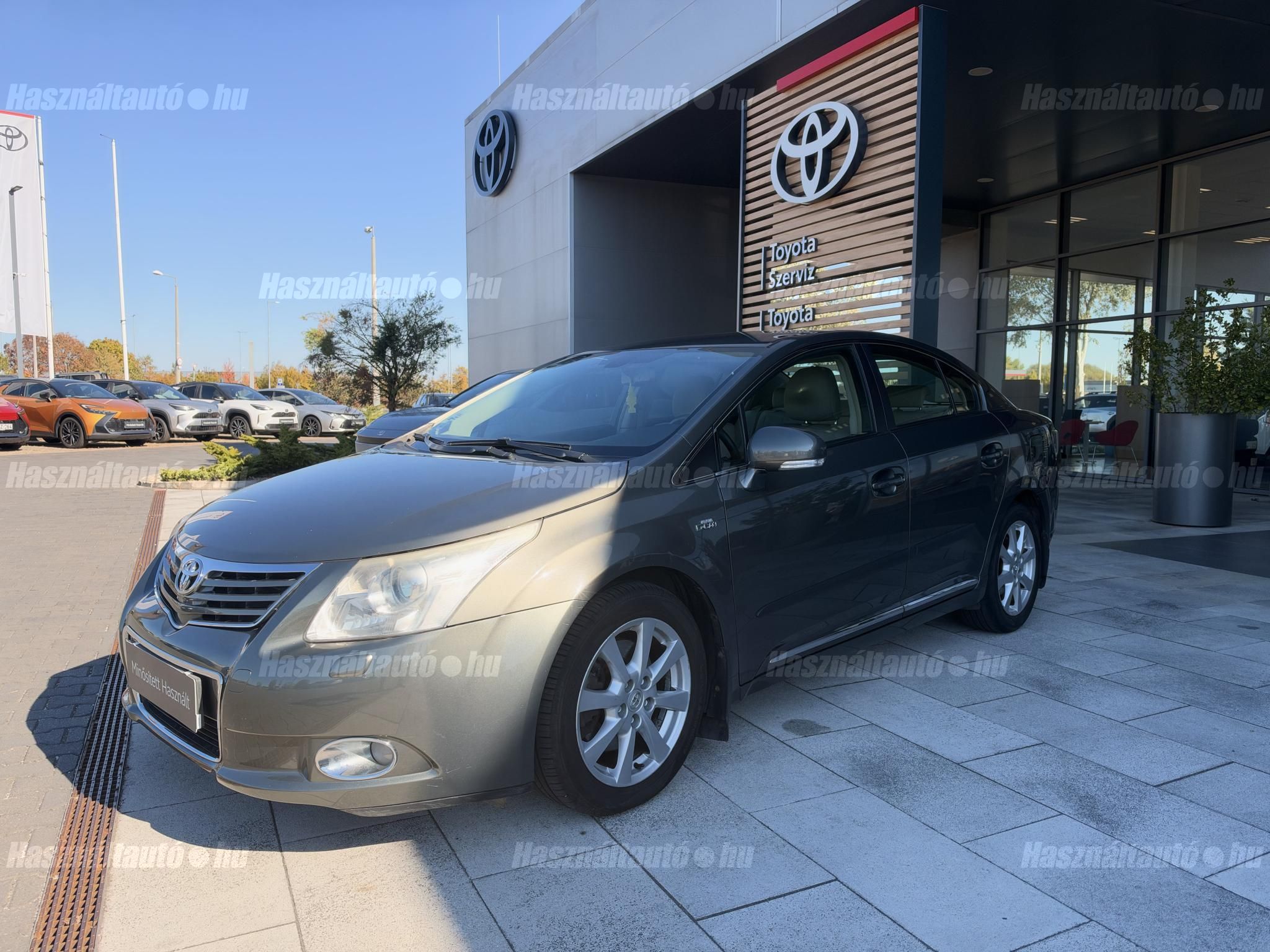 TOYOTA AVENSIS 2011 - 1