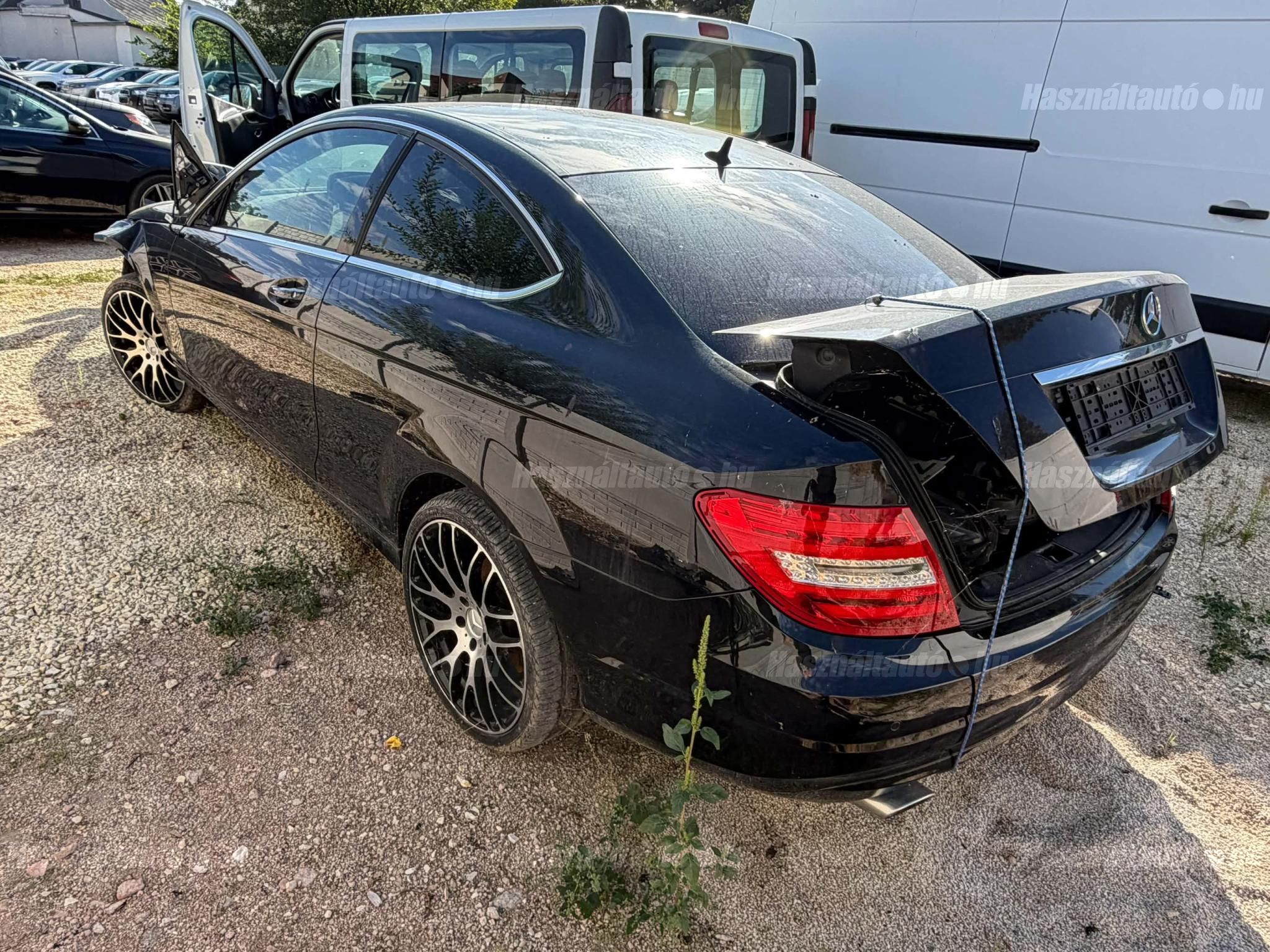 MERCEDES-BENZ C-OSZTÁLY 2012/2 - 1