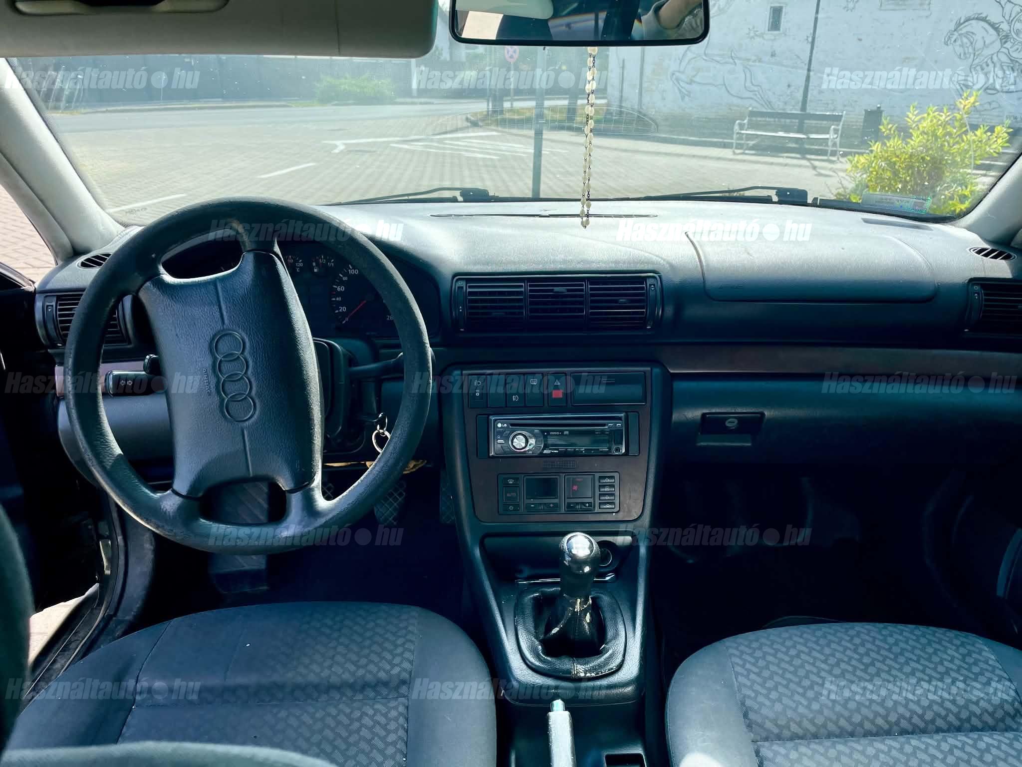 AUDI A4 1996/12 - 1