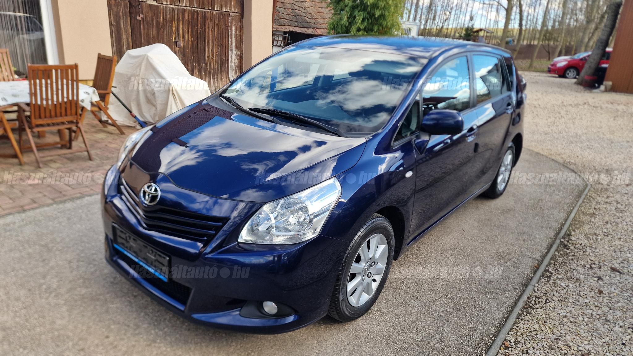TOYOTA VERSO 2010/6 - 1