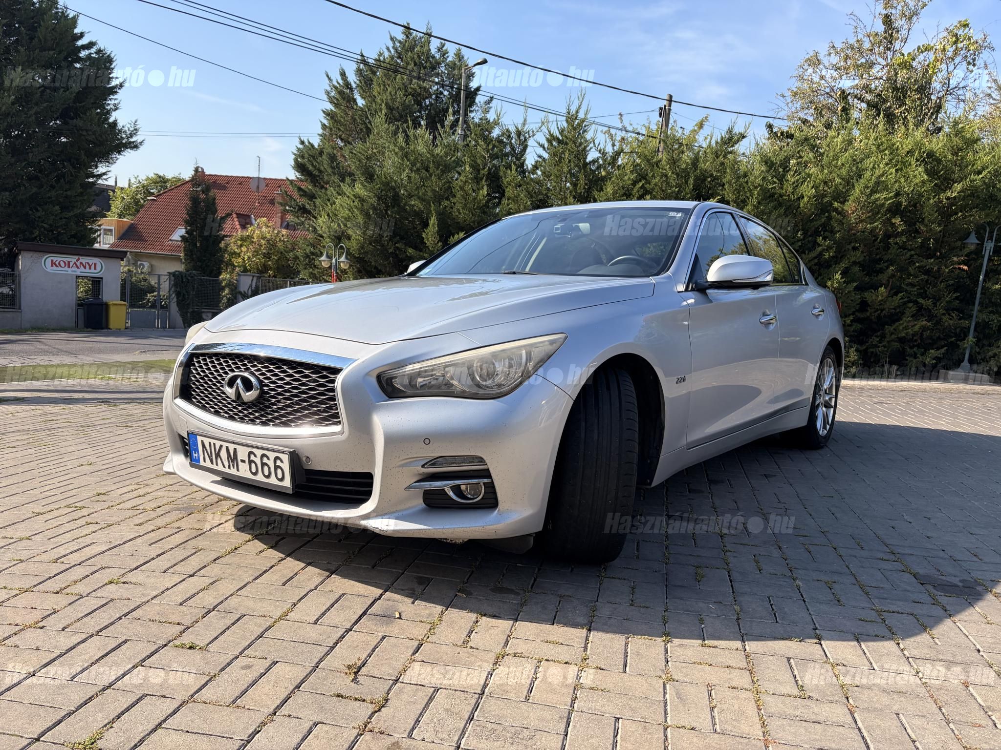 INFINITI Q50 2014/5 - 1