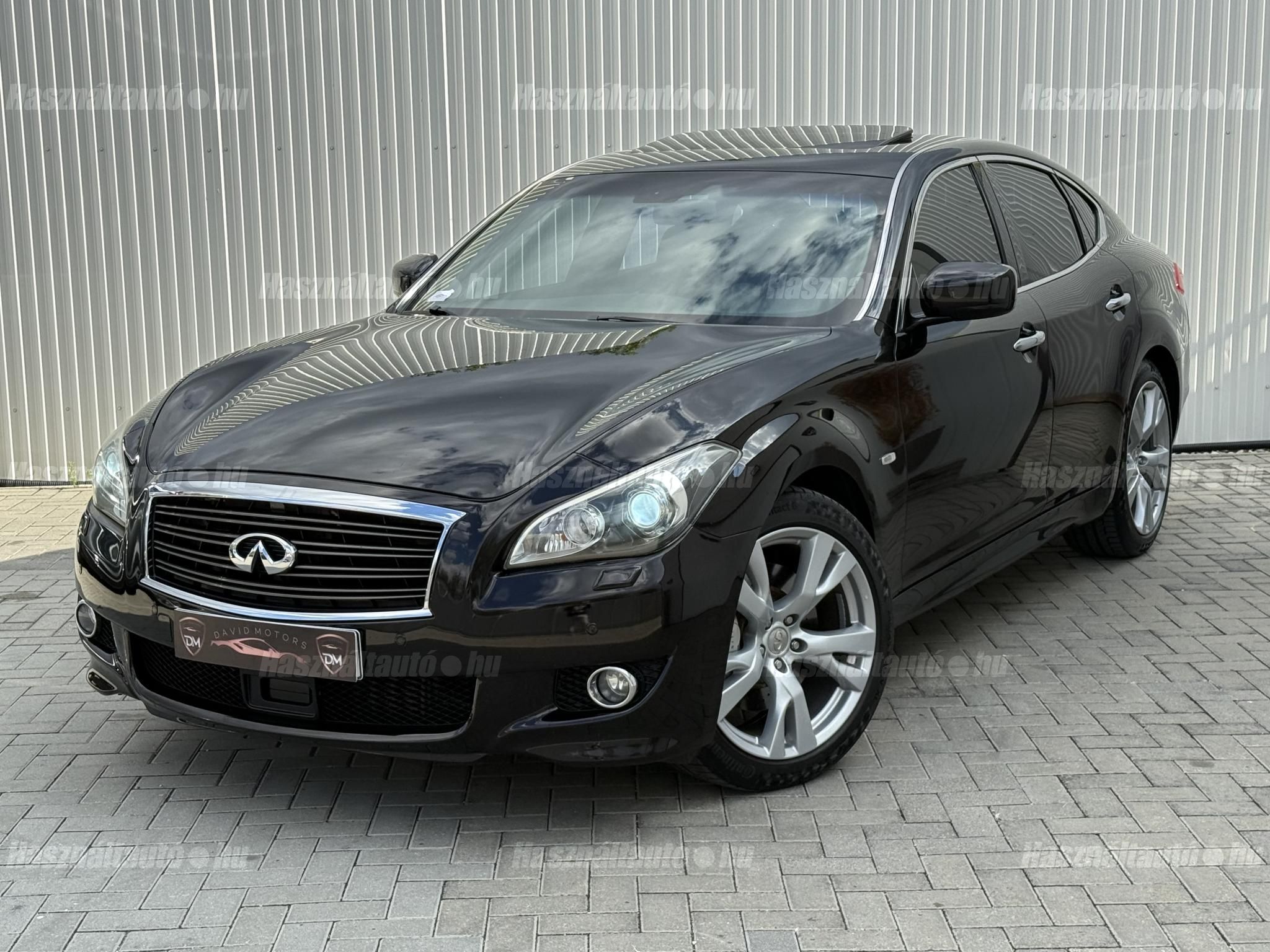 INFINITI M30 2011/12 - 1