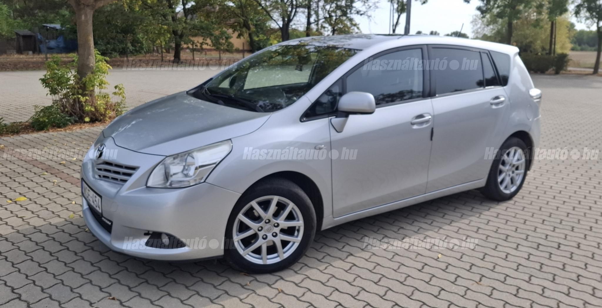 TOYOTA VERSO 2011/12 - 1