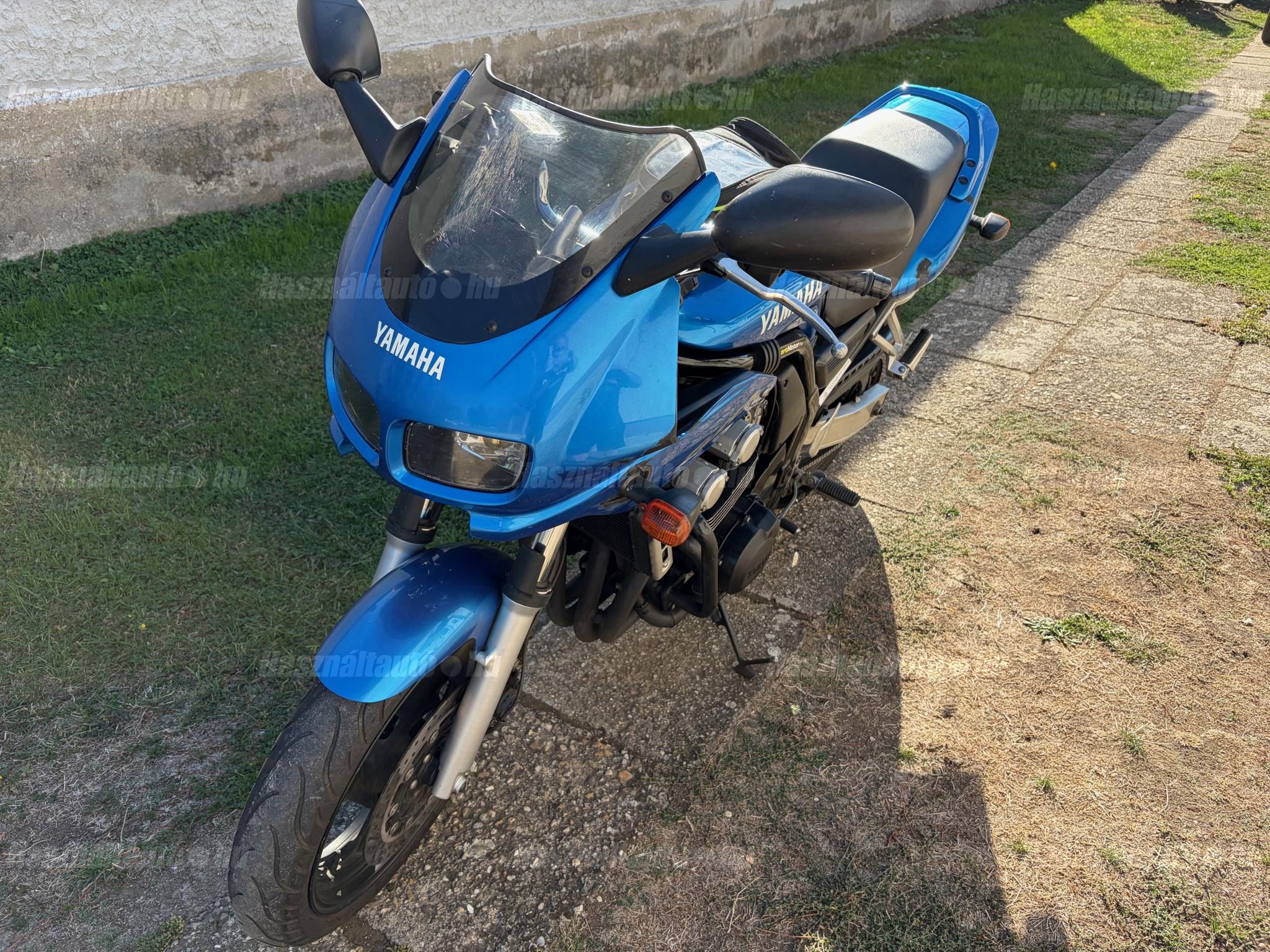 YAMAHA FZS 600 (FAZER) 2001/10 - 1