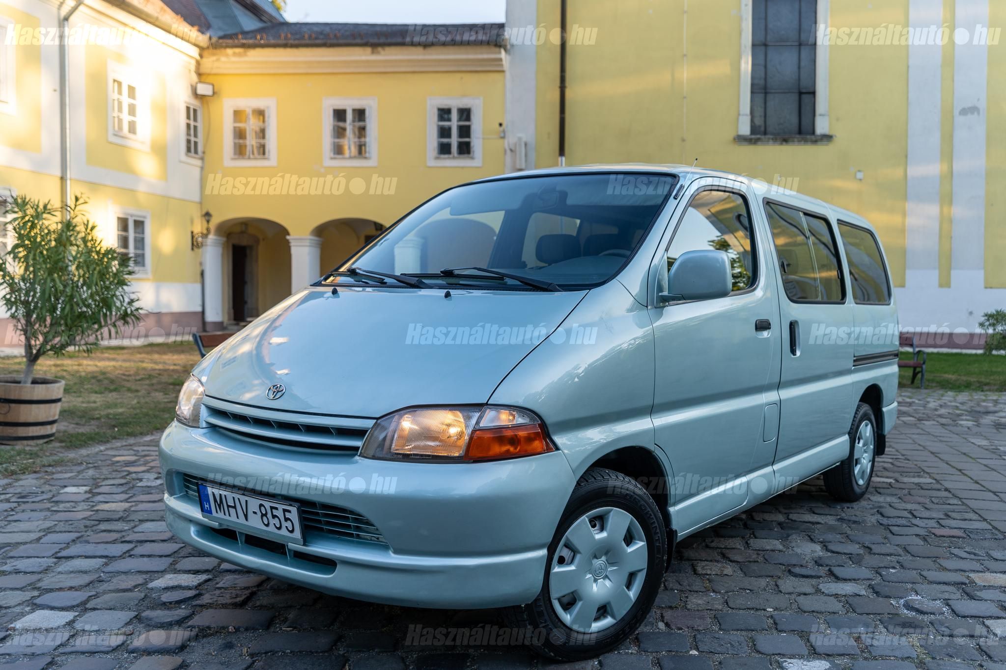 TOYOTA HIACE 1999/6 - 1