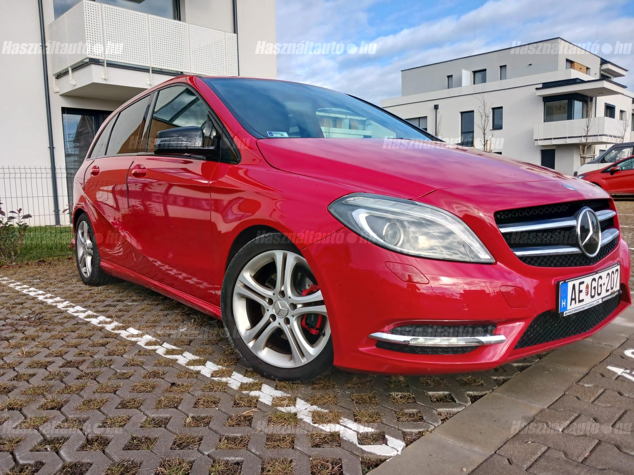 MERCEDES-BENZ B 180 2013/5 - 1