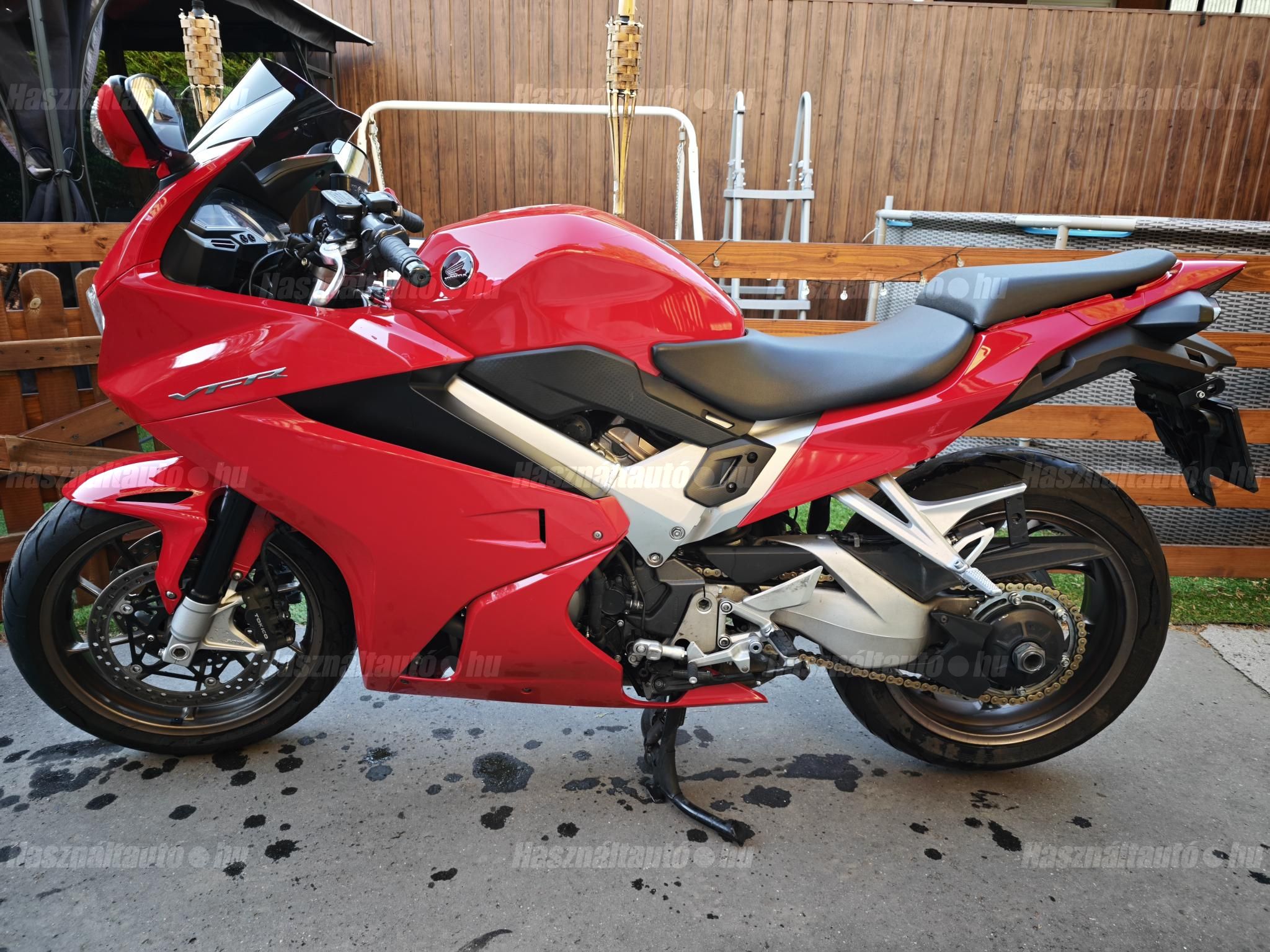 HONDA VFR 800 2014/7 - 1