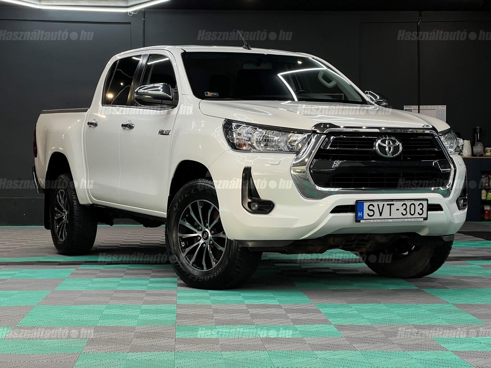 TOYOTA HILUX 2021/8 - 1