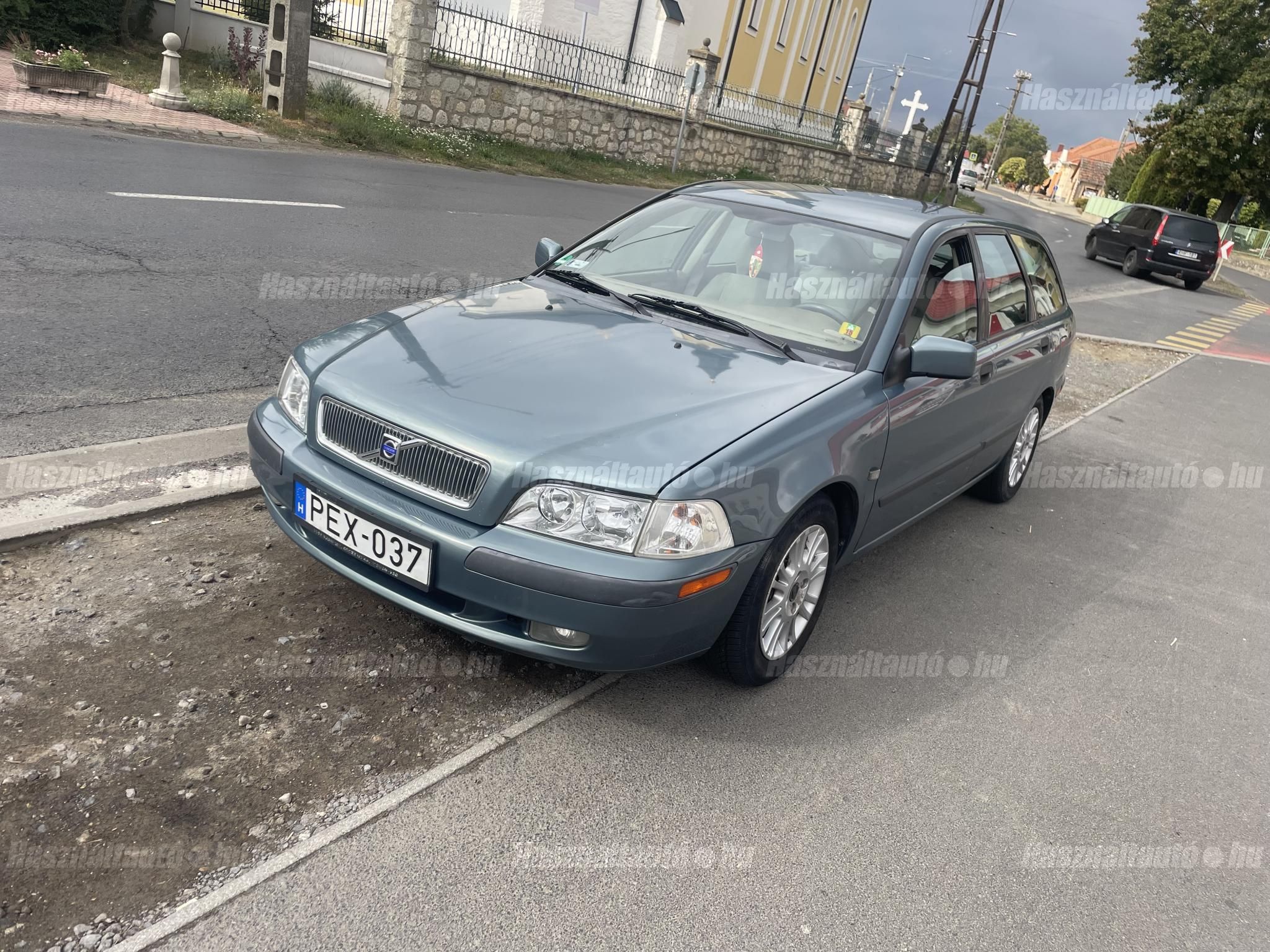 VOLVO V40 2002/12 - 1