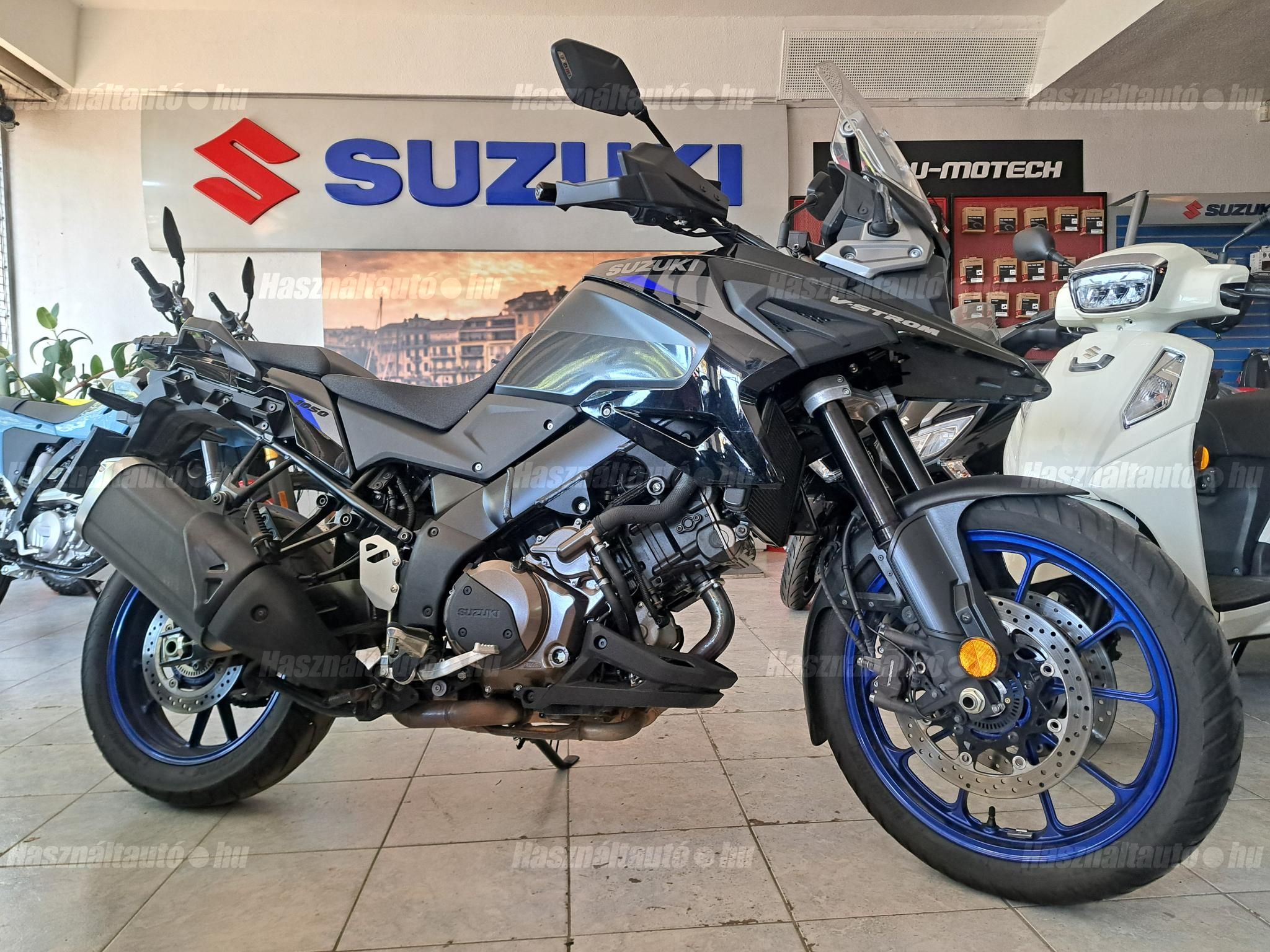 SUZUKI V-STROM 1050 ABS 2025 - 1