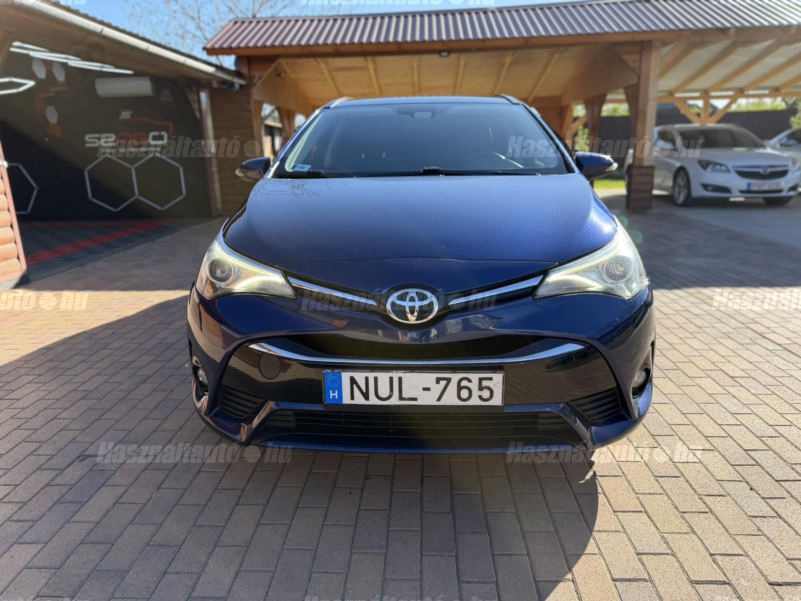 TOYOTA AVENSIS 2016 - 1