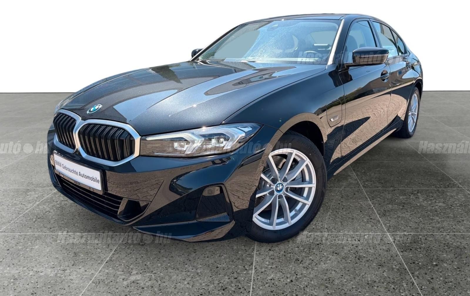 BMW 330 2023/7 - 1
