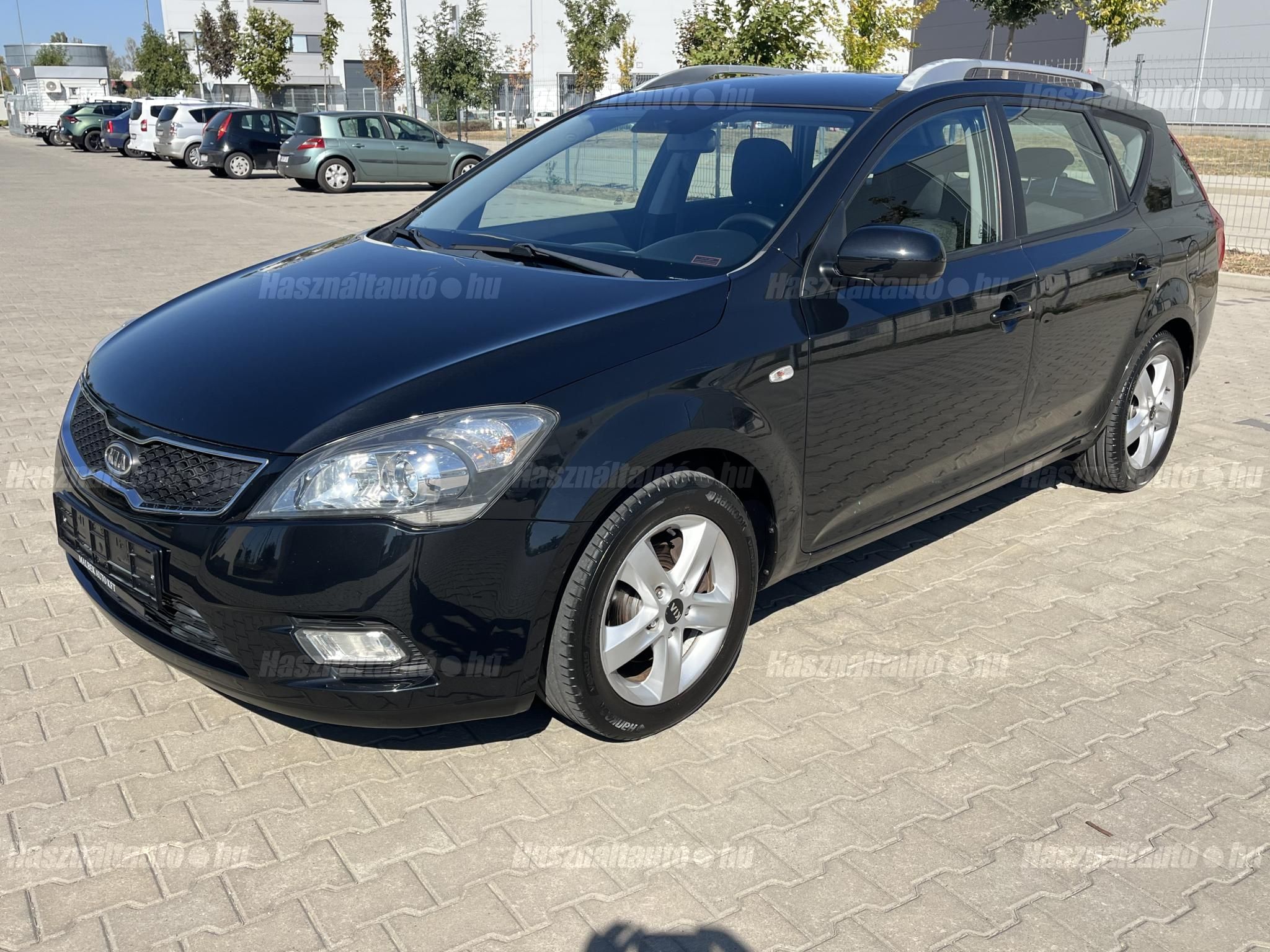 KIA CEE'D 2012/10 - 1