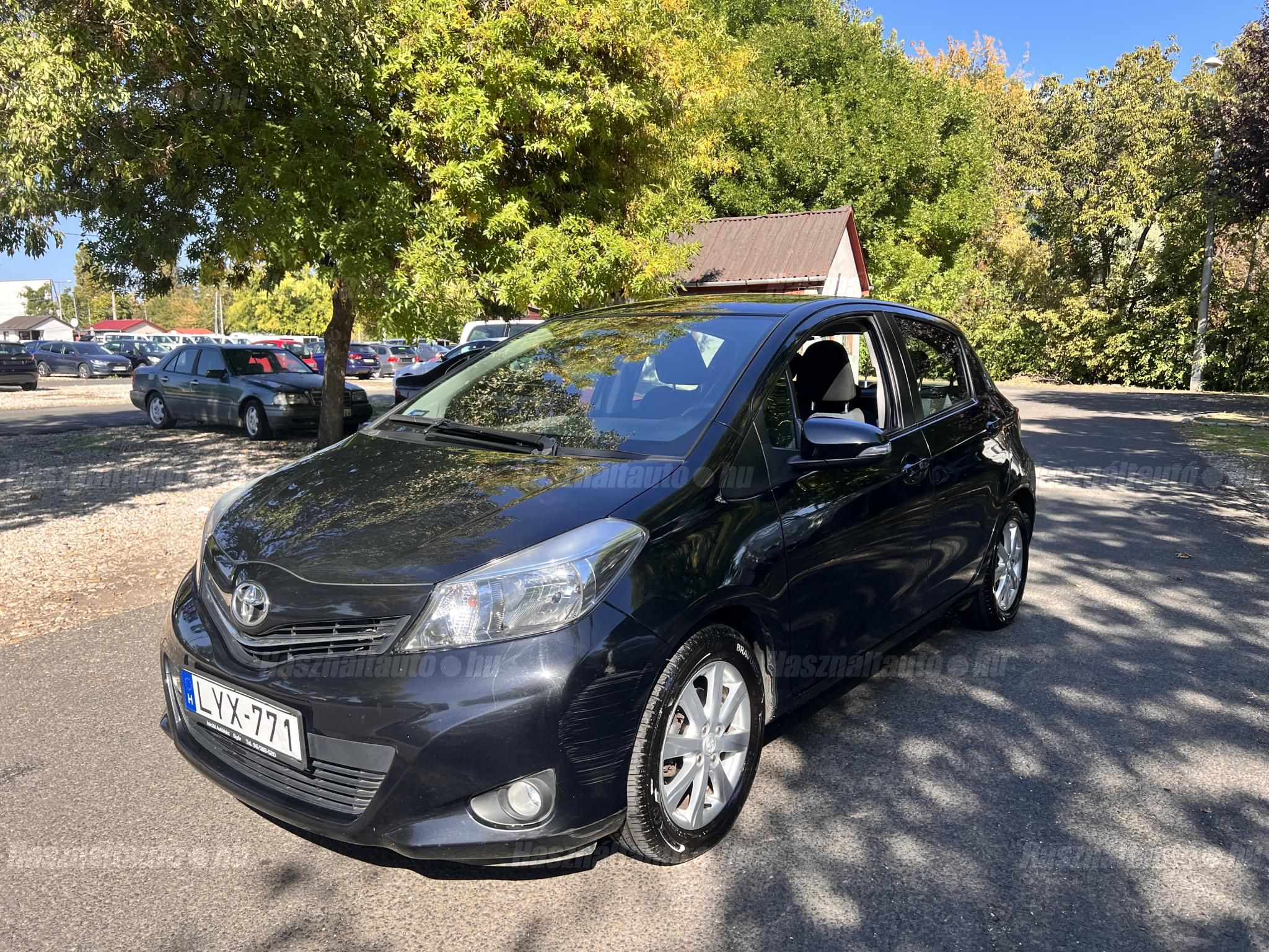 TOYOTA YARIS 2011/10 - 1