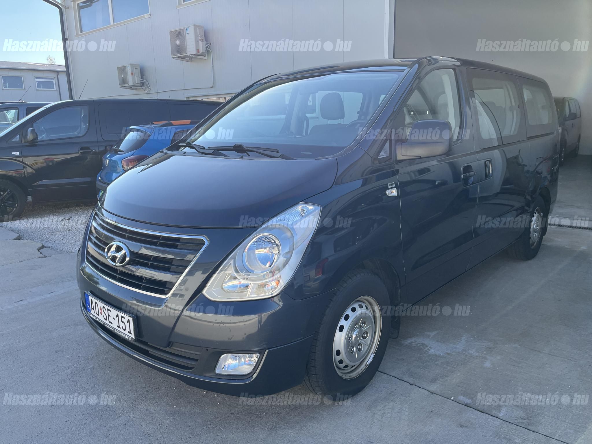 HYUNDAI H-1 2019/4 - 1