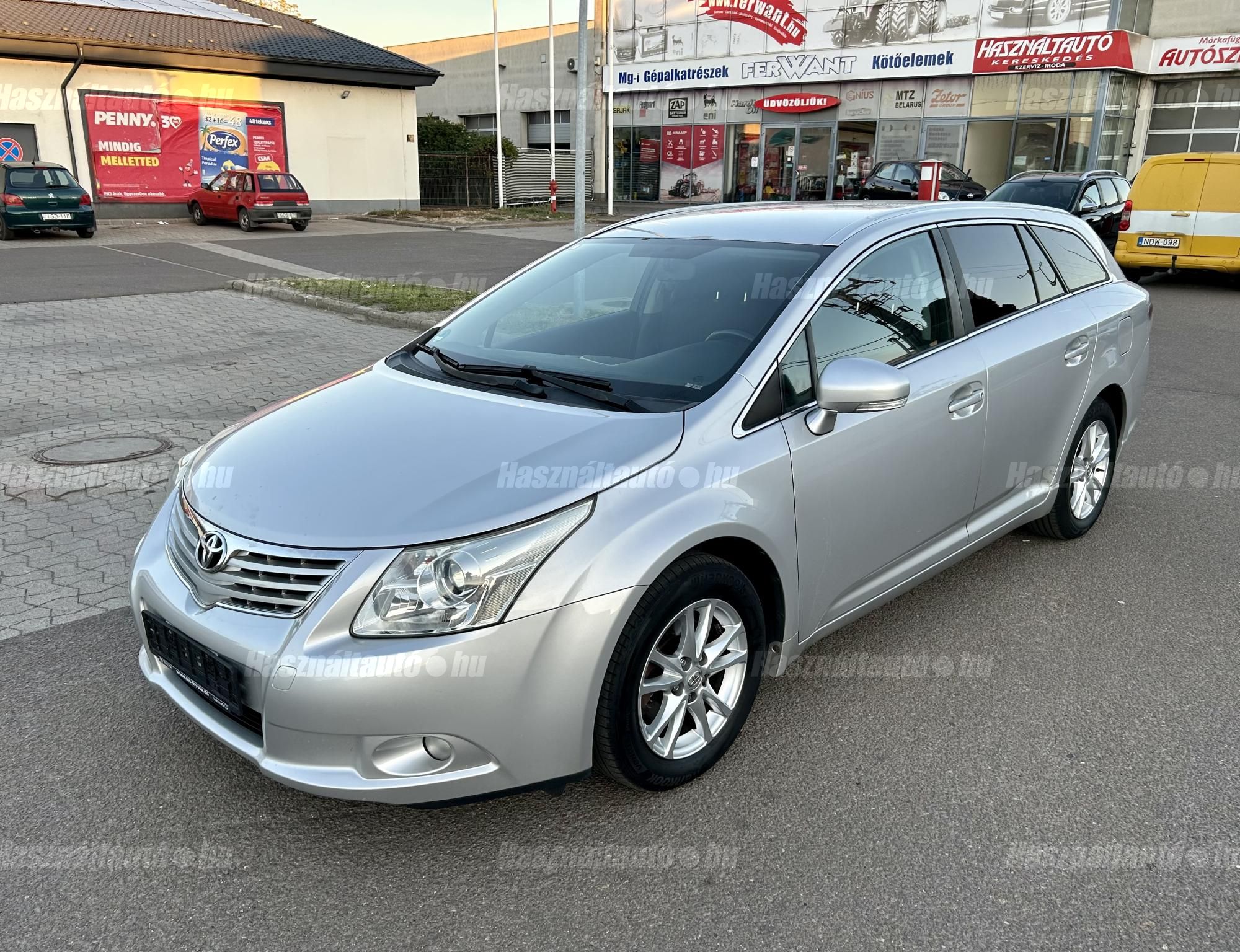 TOYOTA AVENSIS 2010/6 - 1