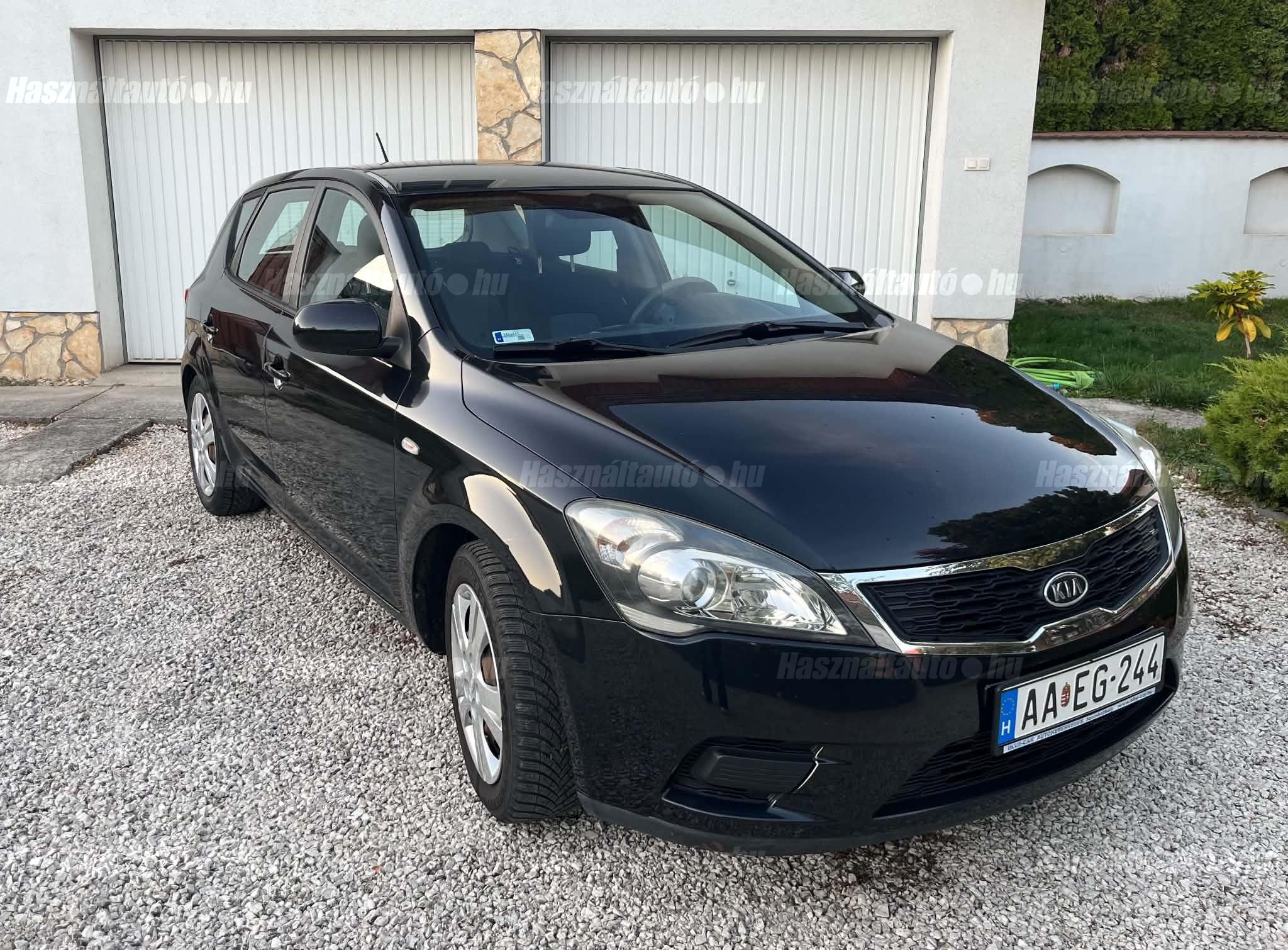 KIA CEE'D 2010/1 - 1
