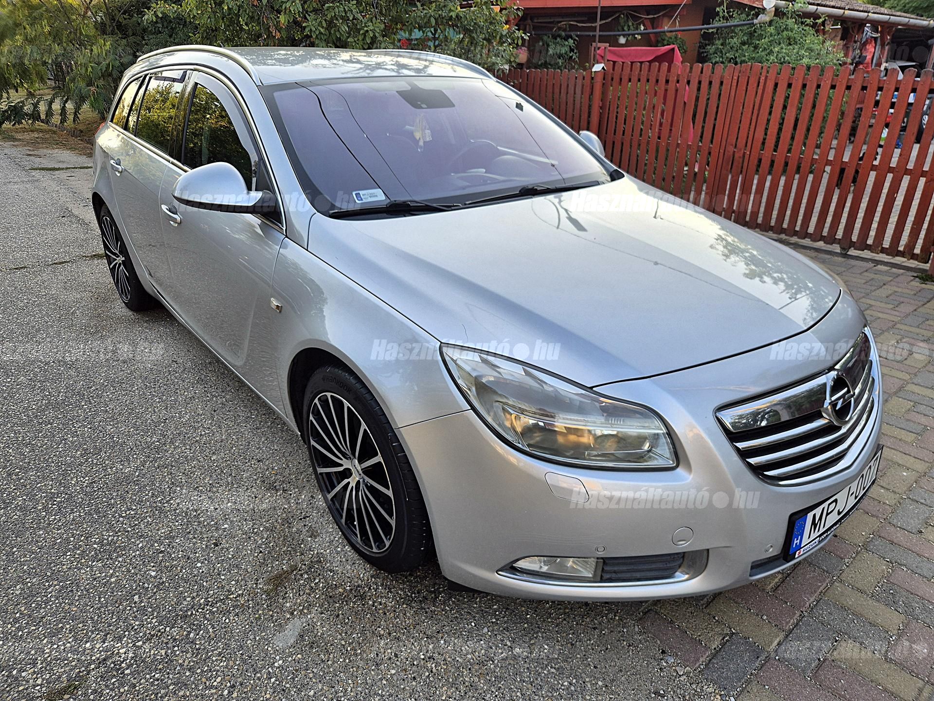 OPEL INSIGNIA 2010/9 - 1