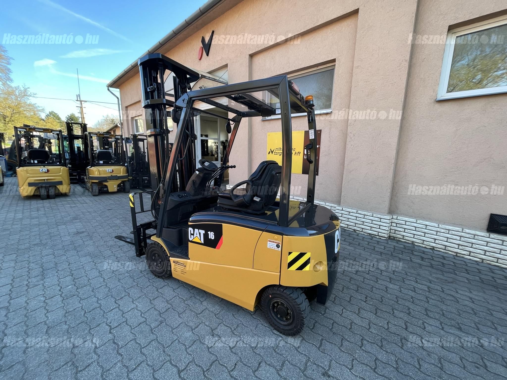 CATERPILLAR 2016/1 - 1