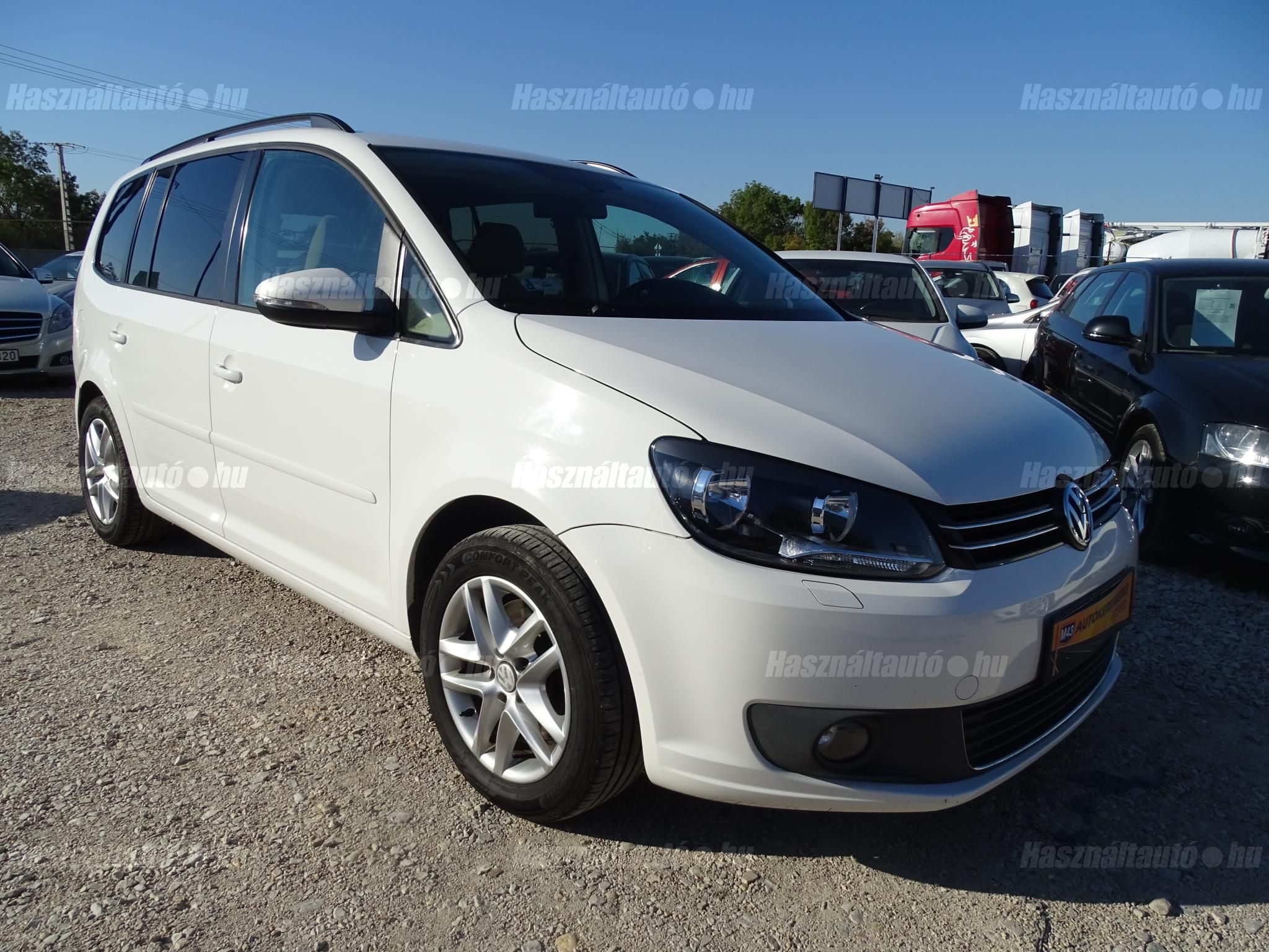 VOLKSWAGEN TOURAN 2011/12 - 1