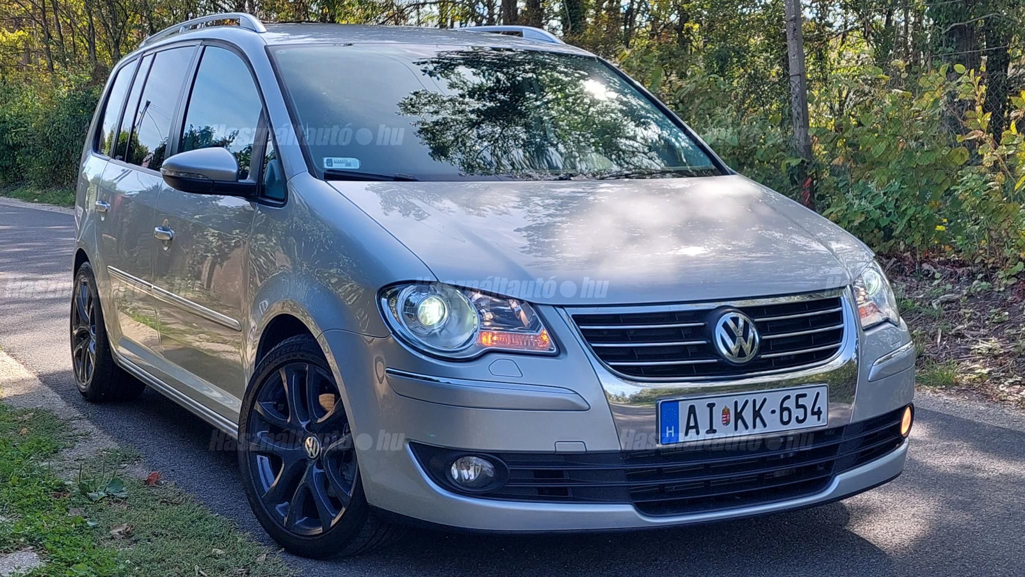 VOLKSWAGEN TOURAN 2010/4 - 1
