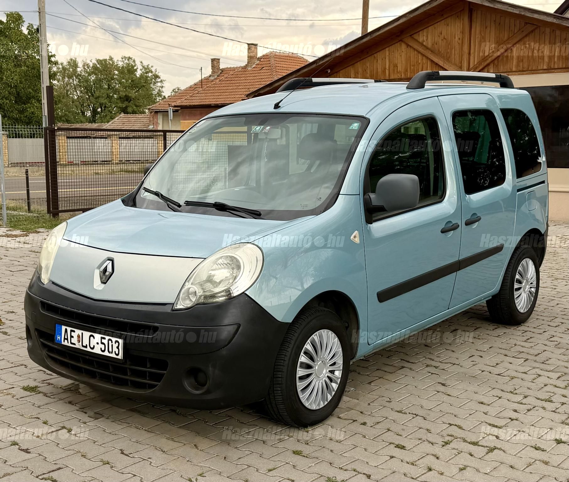 RENAULT KANGOO 2010/7 - 1