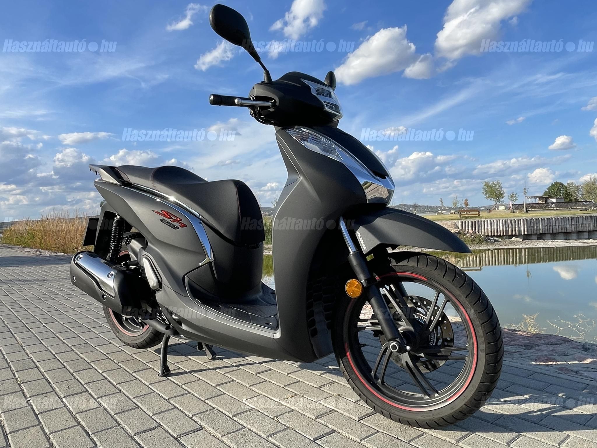 HONDA SH 300 2017/6 - 1