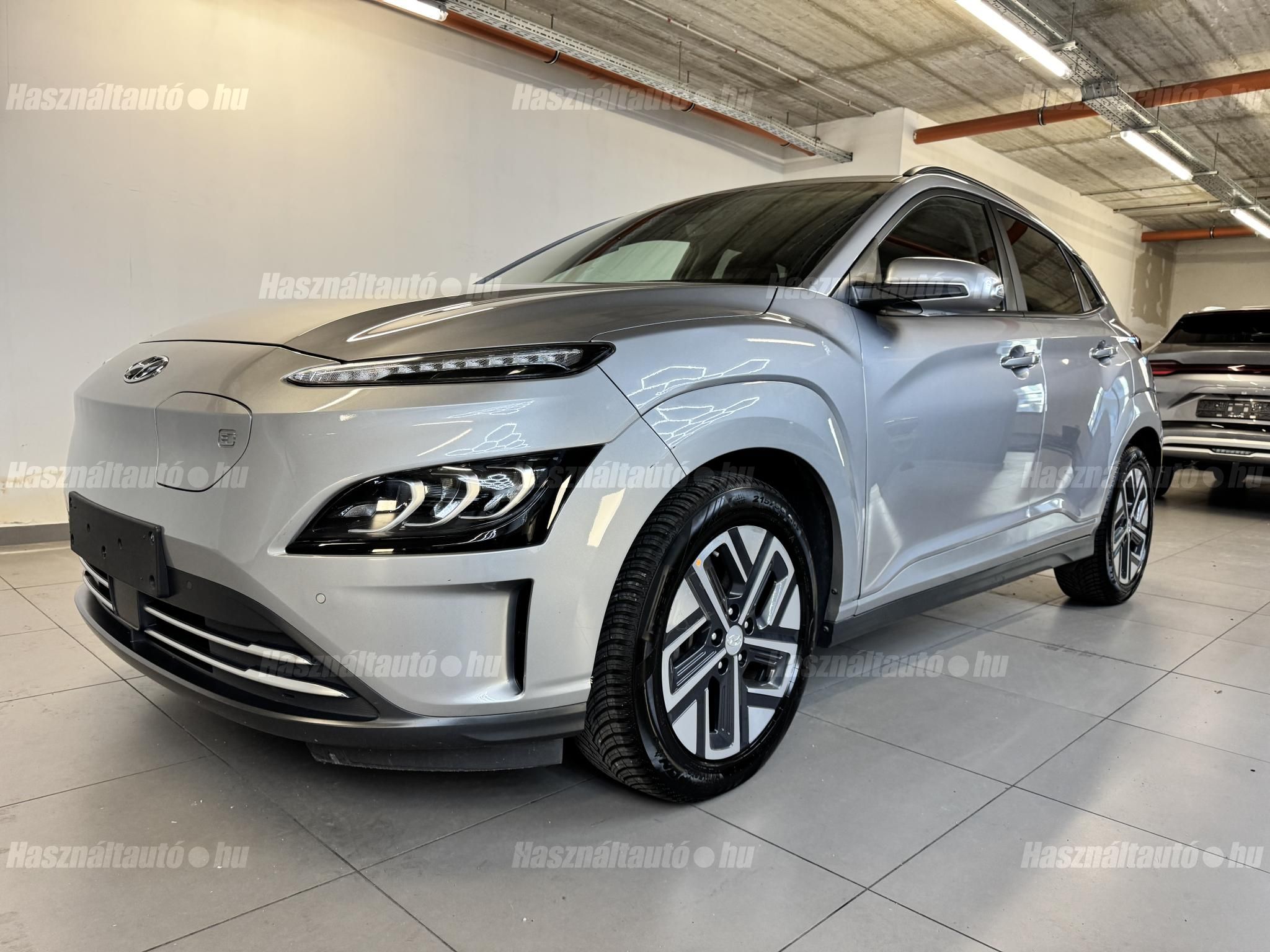 HYUNDAI KONA 2022/8 - 1