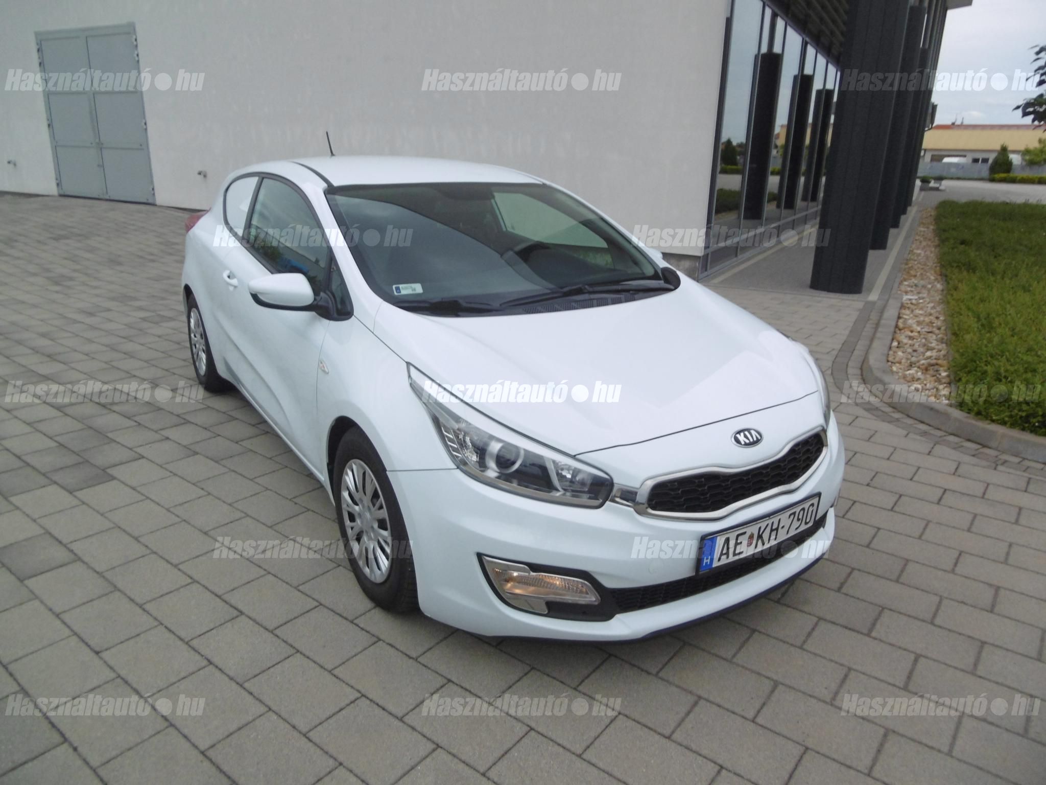 KIA CEE'D 2015/3 - 1