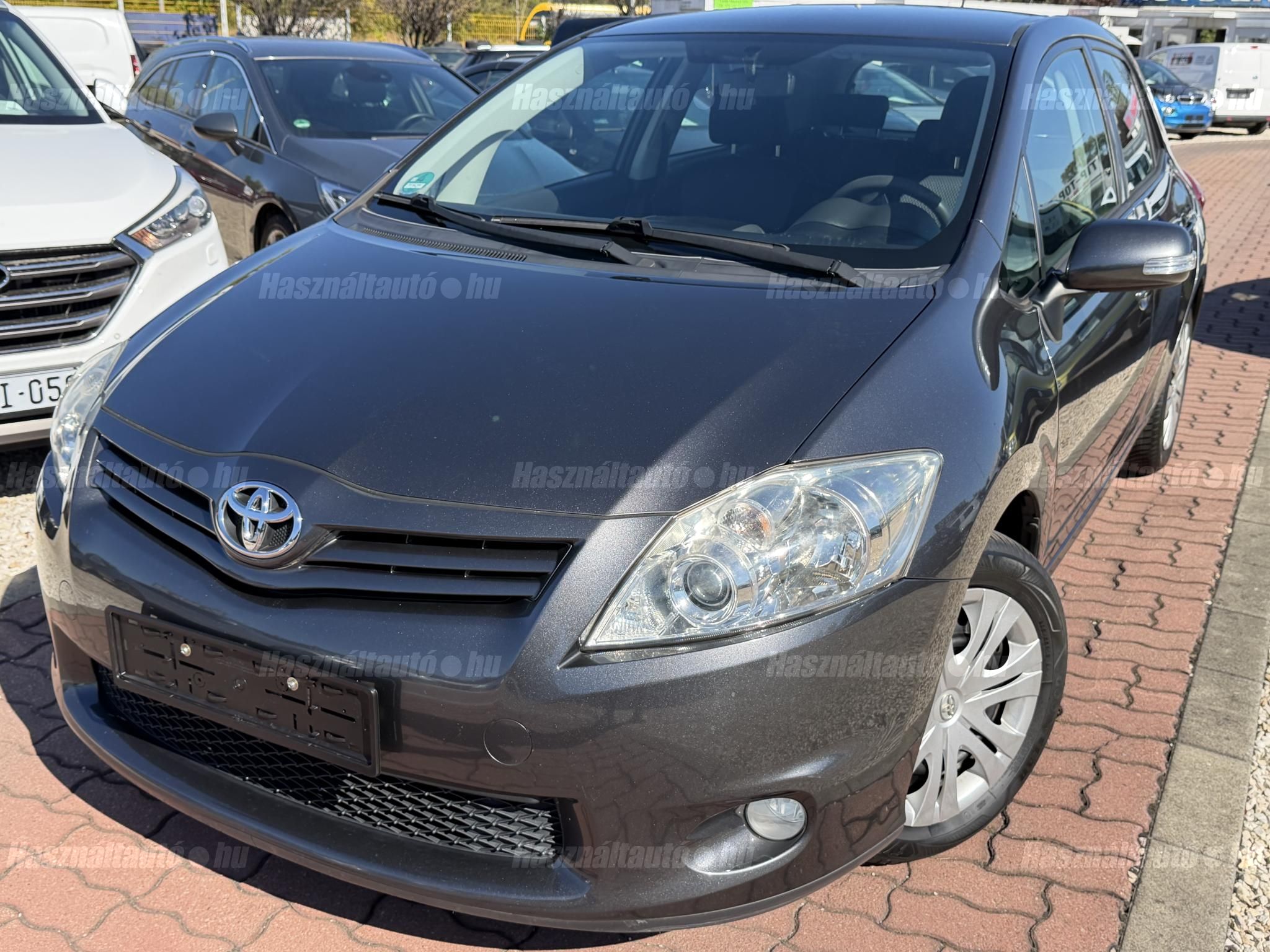 TOYOTA AURIS 2010/9 - 1