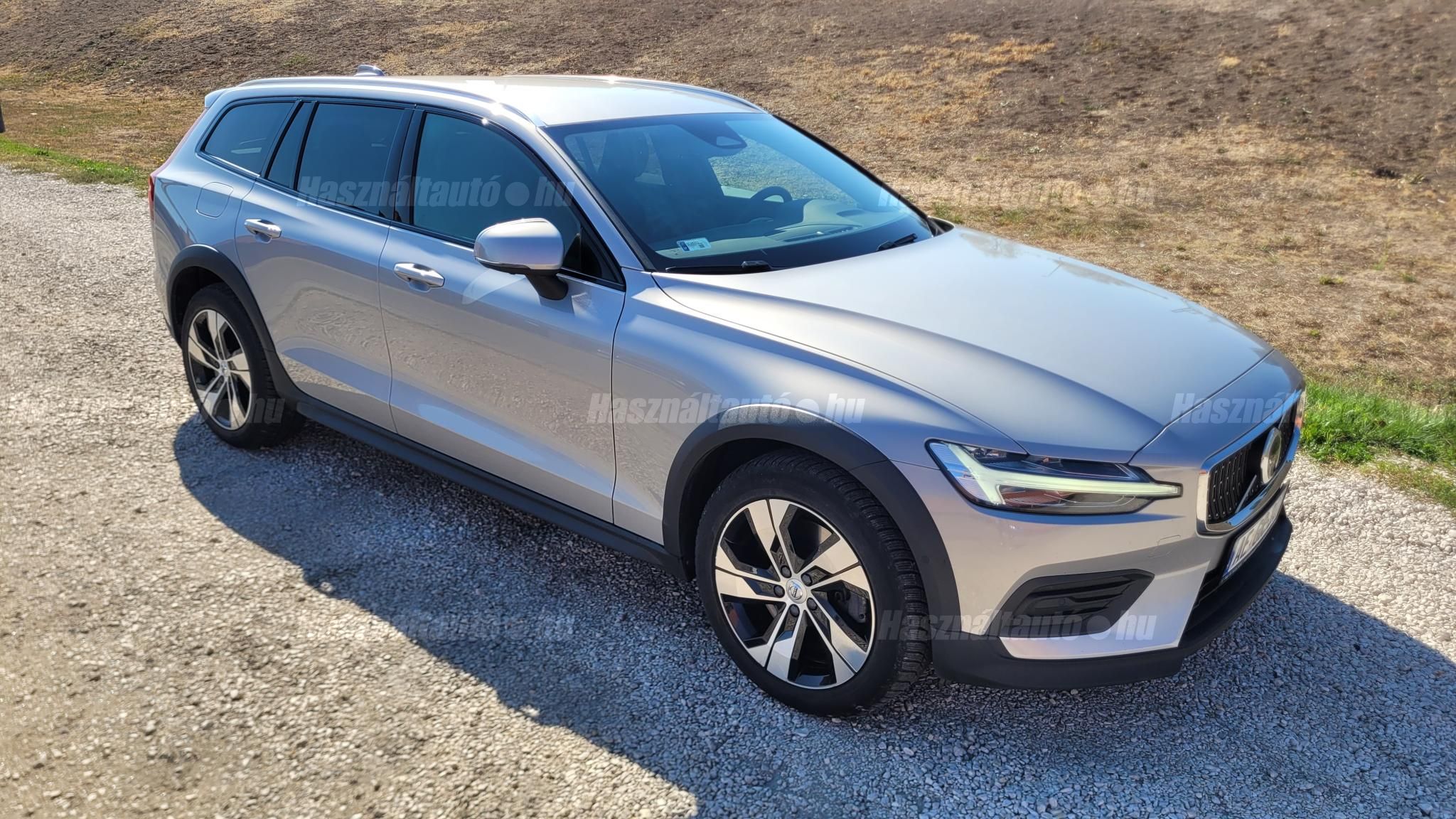 VOLVO V60 2023/12 - 1