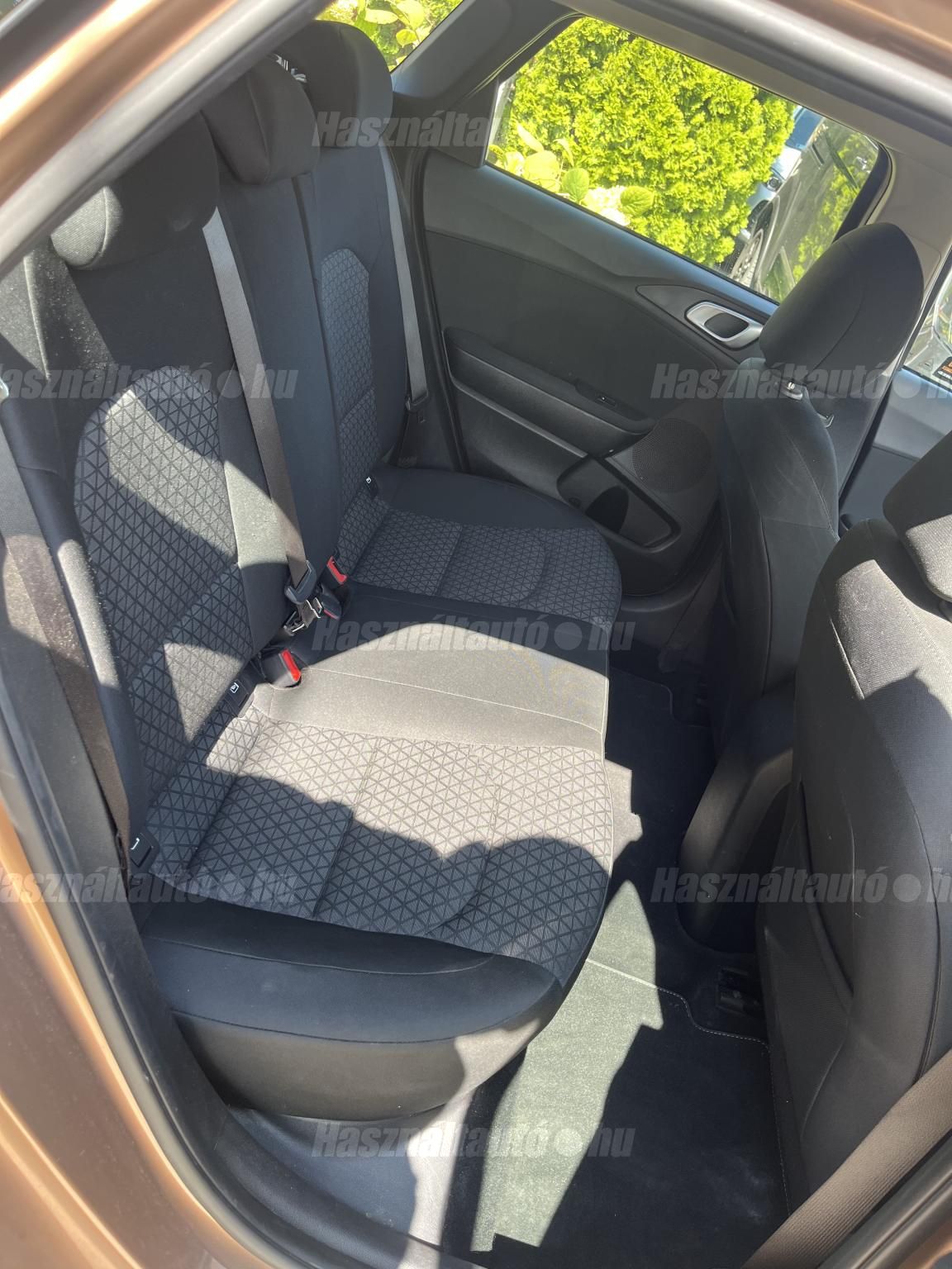 KIA CEE'D 2022/5 - 1